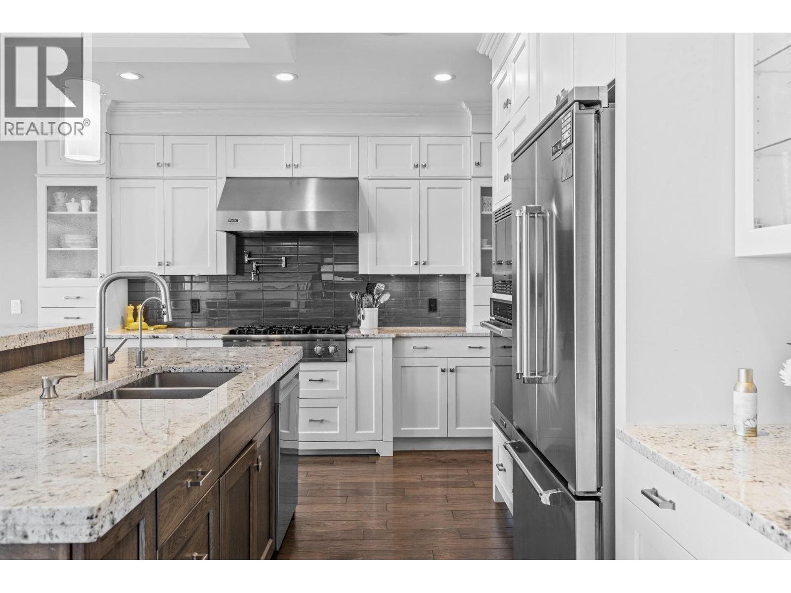 Picture for 388 Rindle  Court https://www.cirrealty.ca/reb/bc/6/10366626_11.jpg