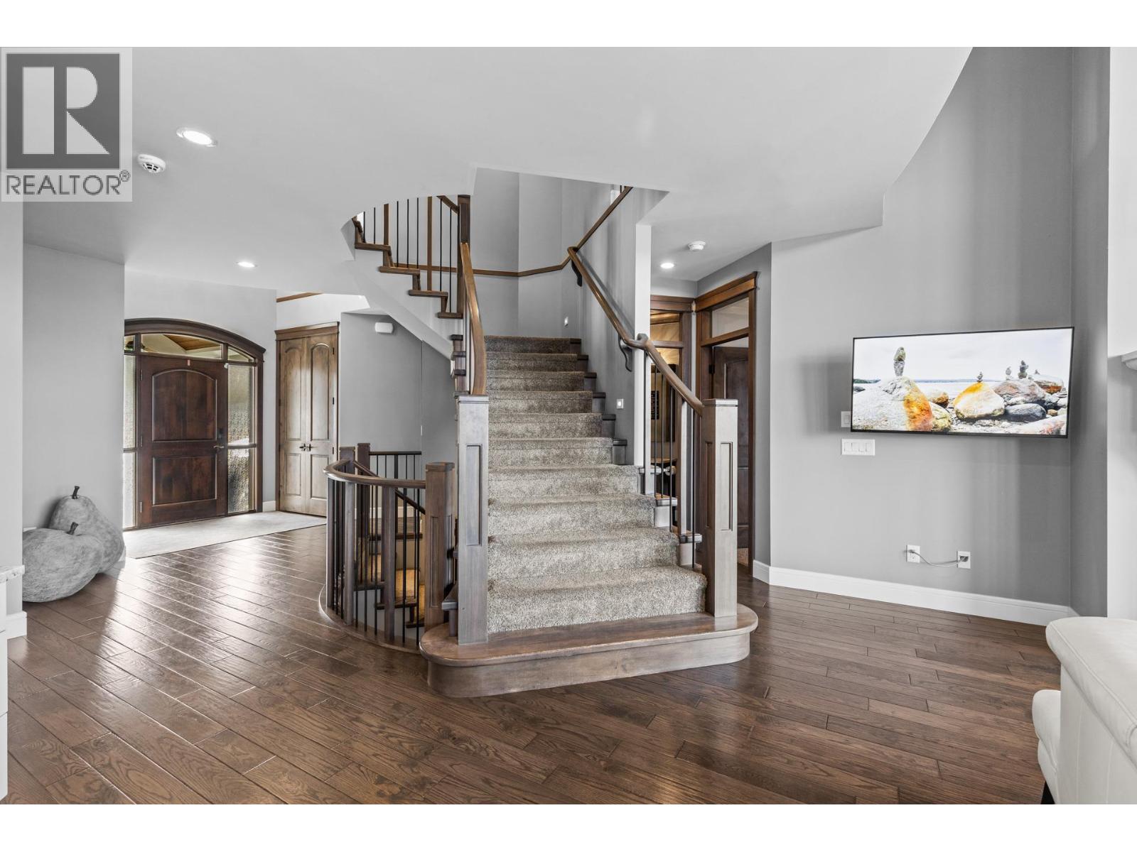 Picture for 388 Rindle  Court https://www.cirrealty.ca/reb/bc/6/10366626_21.jpg