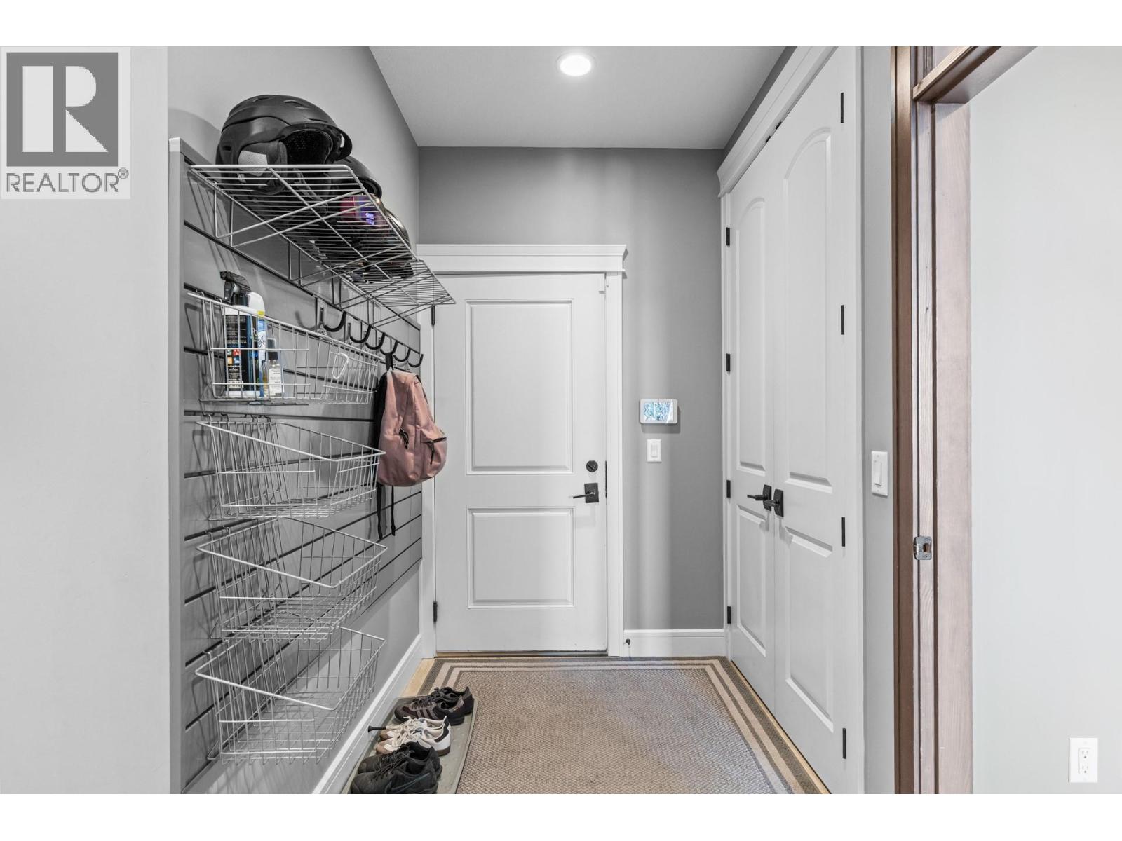 Picture for 388 Rindle  Court https://www.cirrealty.ca/reb/bc/6/10366626_22.jpg