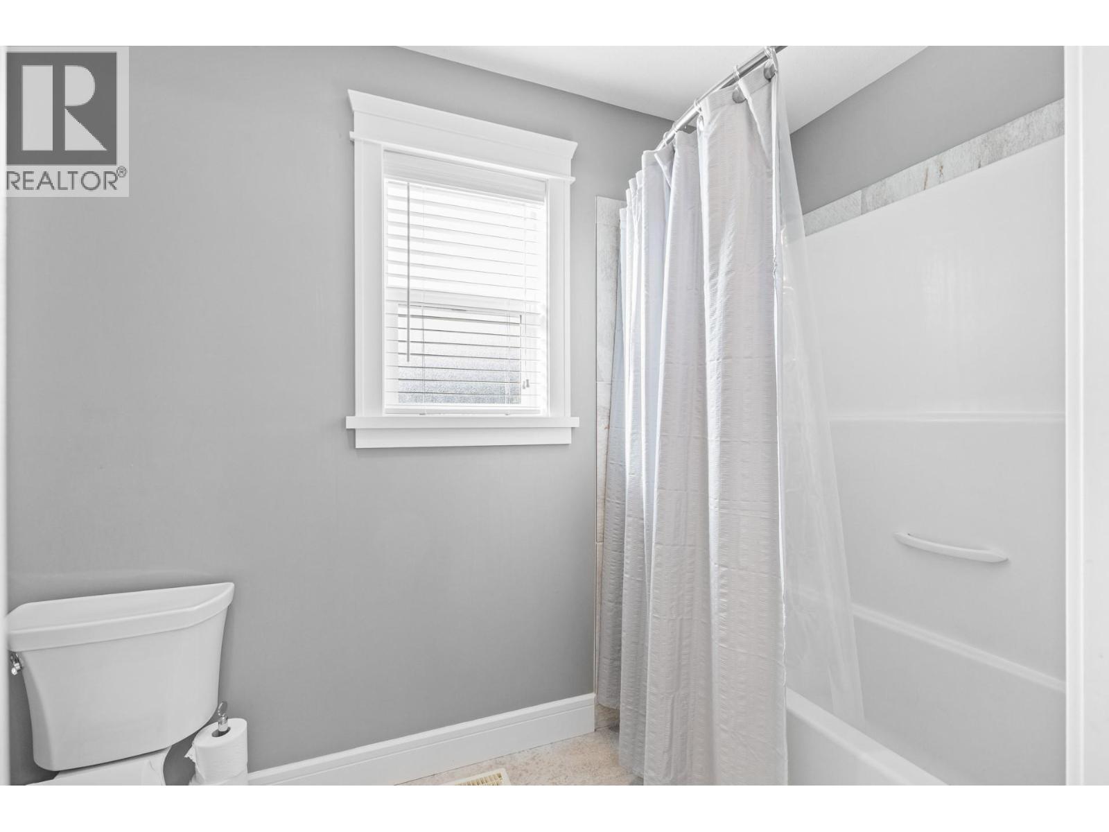 Picture for 388 Rindle  Court https://www.cirrealty.ca/reb/bc/6/10366626_42.jpg