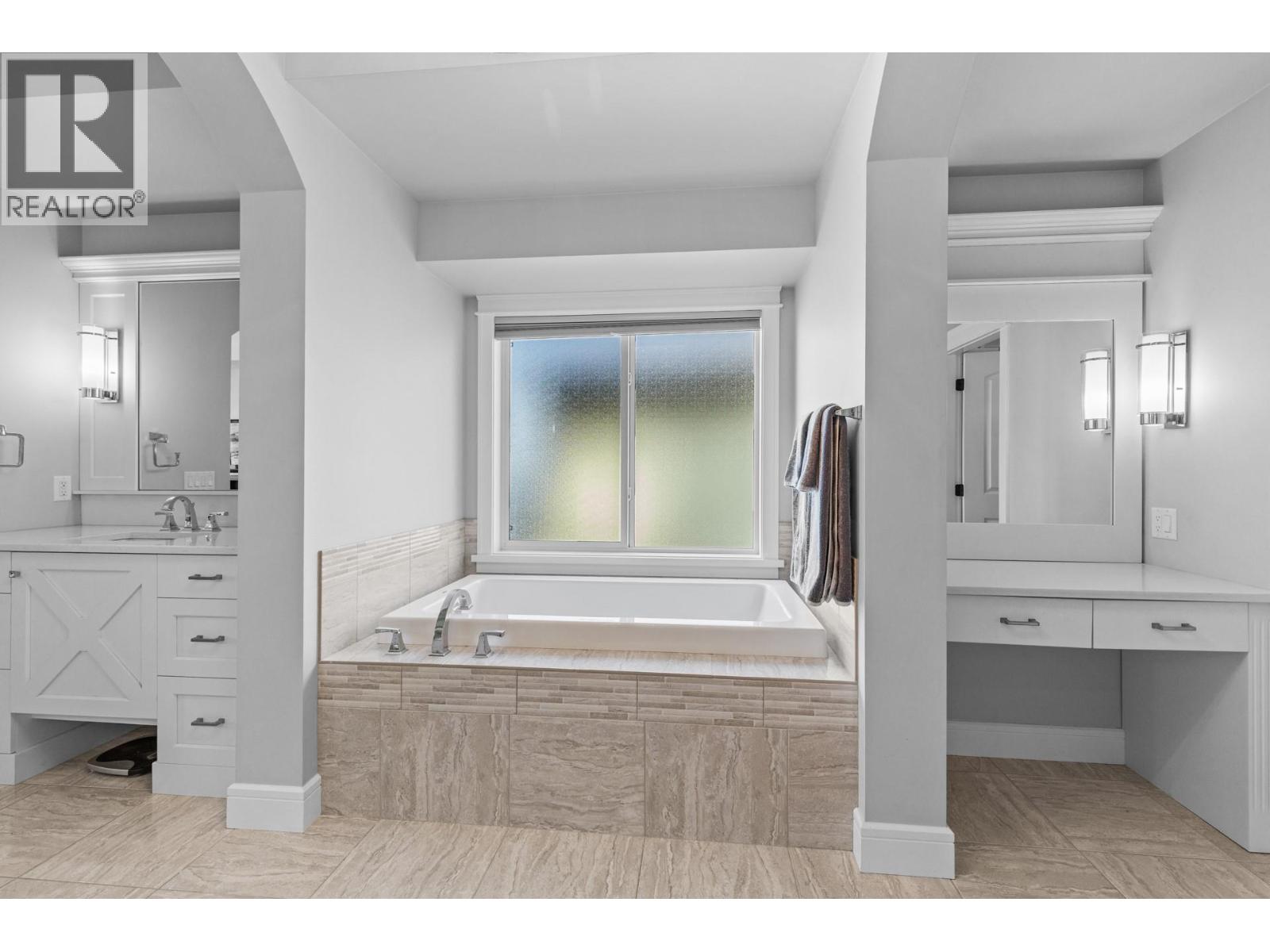 Picture for 388 Rindle  Court https://www.cirrealty.ca/reb/bc/6/10366626_50.jpg