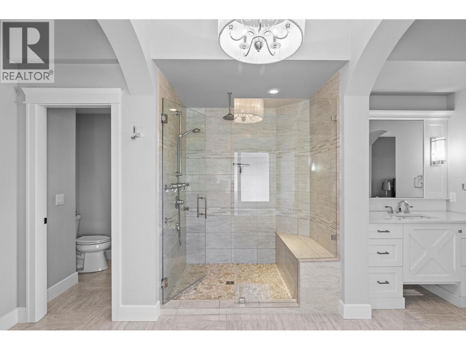 Picture for 388 Rindle  Court https://www.cirrealty.ca/reb/bc/6/10366626_51.jpg