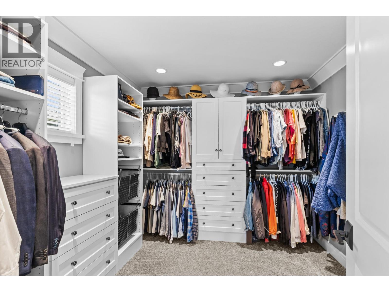 Picture for 388 Rindle  Court https://www.cirrealty.ca/reb/bc/6/10366626_52.jpg