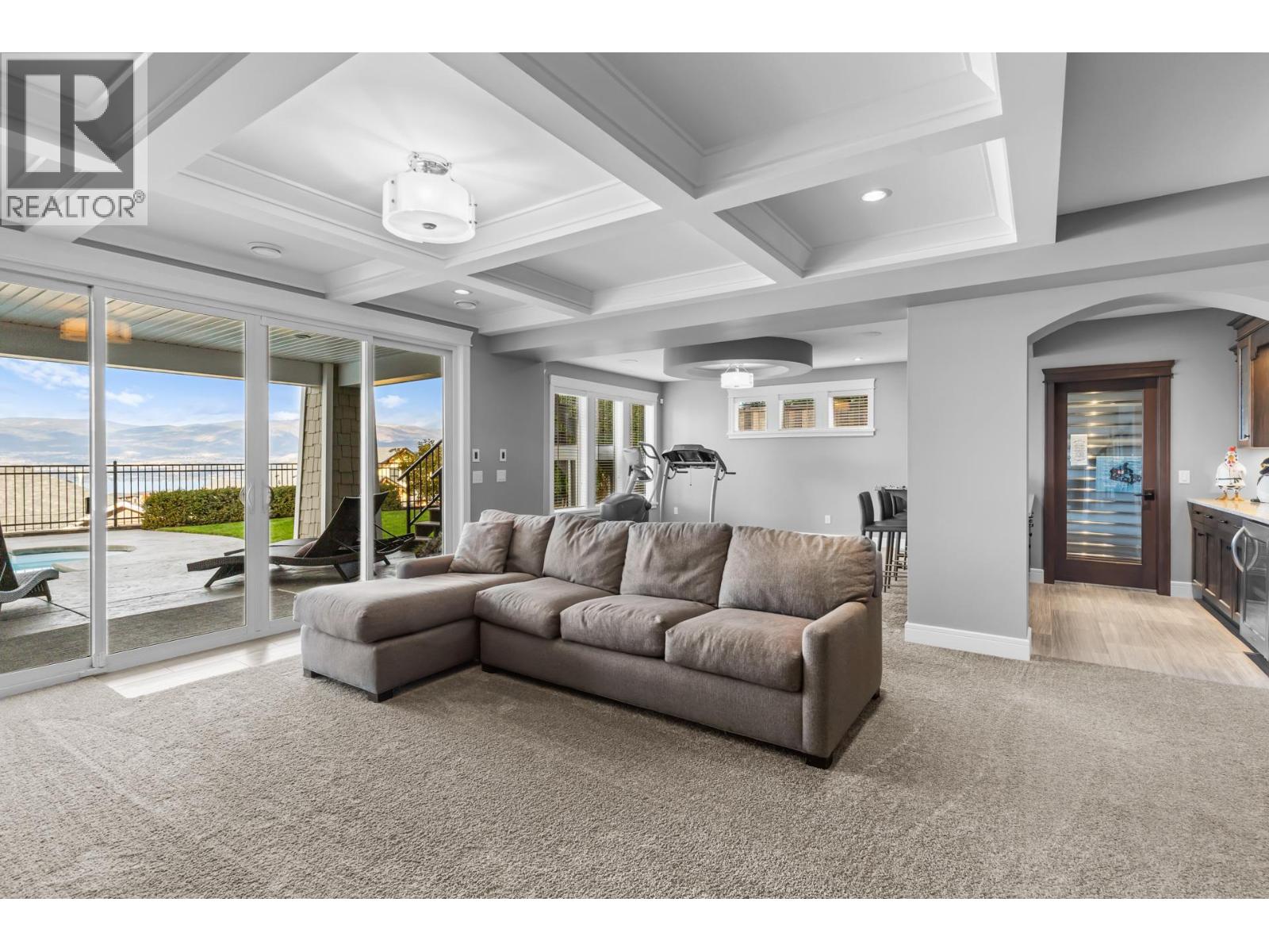 Picture for 388 Rindle  Court https://www.cirrealty.ca/reb/bc/6/10366626_54.jpg