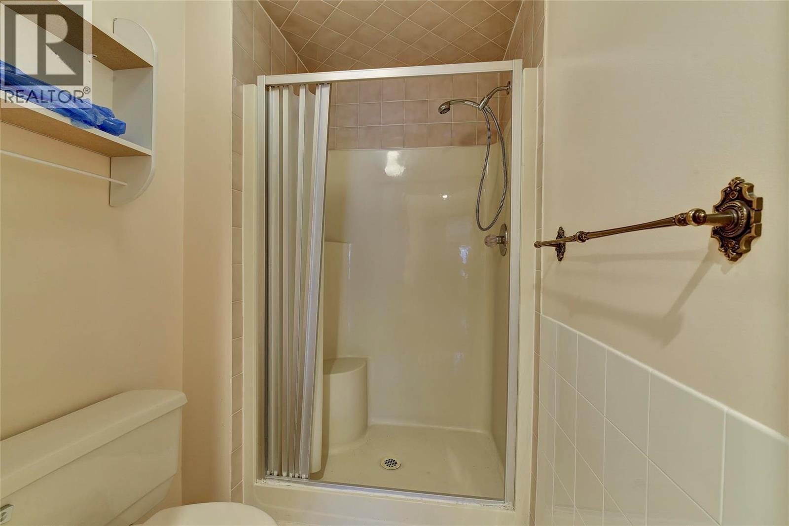 Picture for Unit #214, 1075 Bernard  Avenue https://www.cirrealty.ca/reb/bc/6/10366636_13.jpg