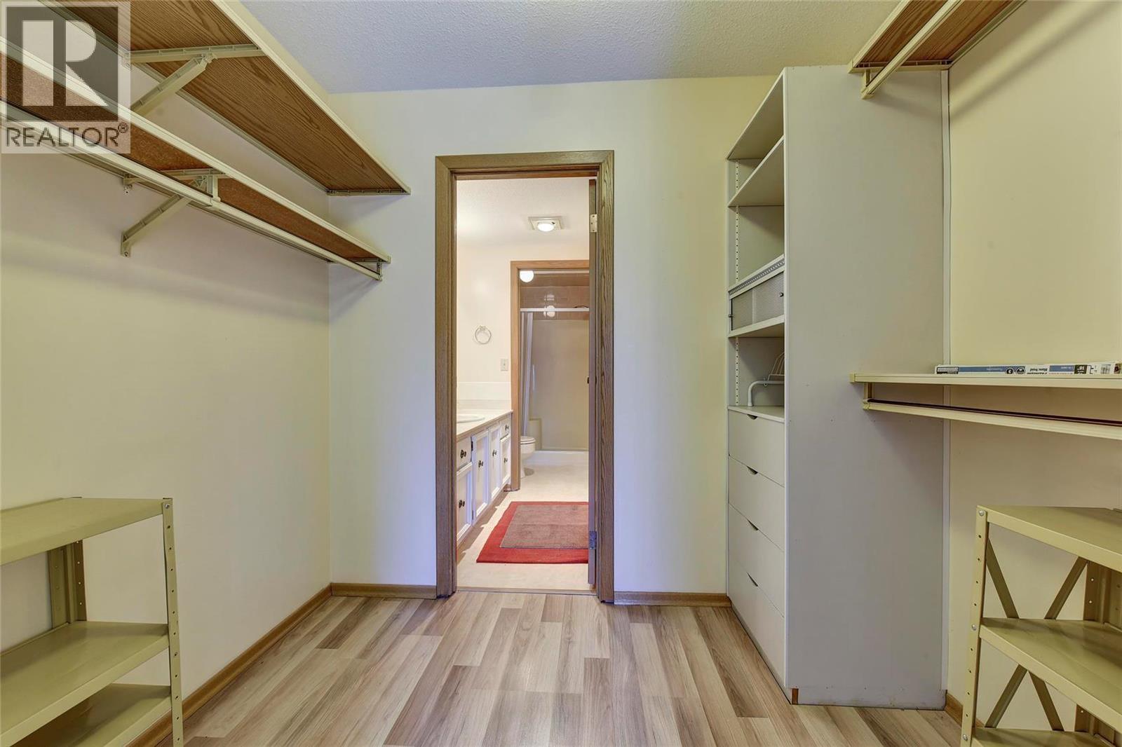 Picture for Unit #214, 1075 Bernard  Avenue https://www.cirrealty.ca/reb/bc/6/10366636_15.jpg
