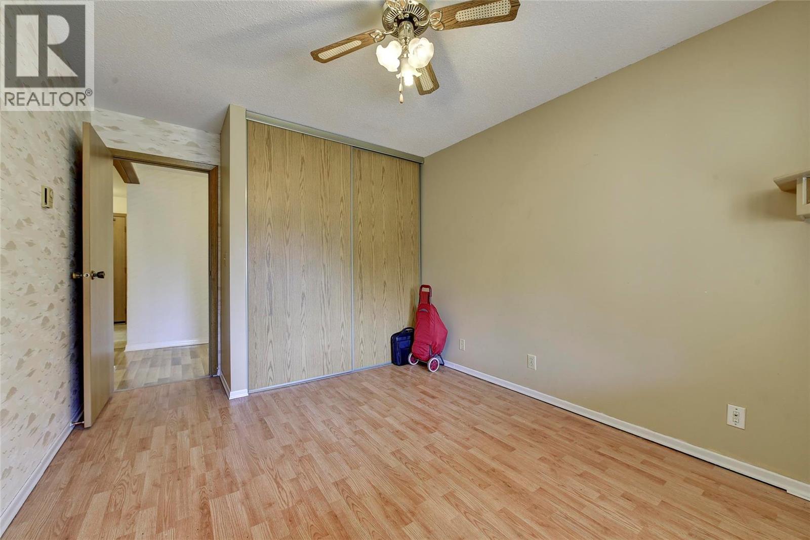 Picture for Unit #214, 1075 Bernard  Avenue https://www.cirrealty.ca/reb/bc/6/10366636_7.jpg