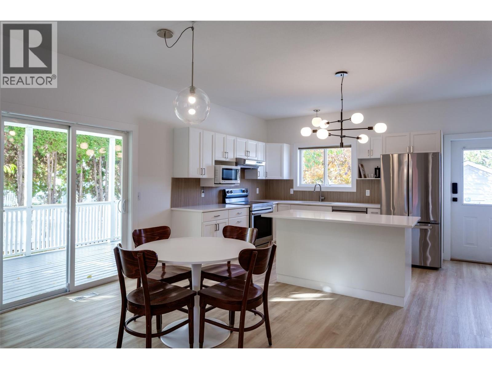 Picture for 388 MCCARREN  Avenue https://www.cirrealty.ca/reb/bc/6/10366916_21.jpg