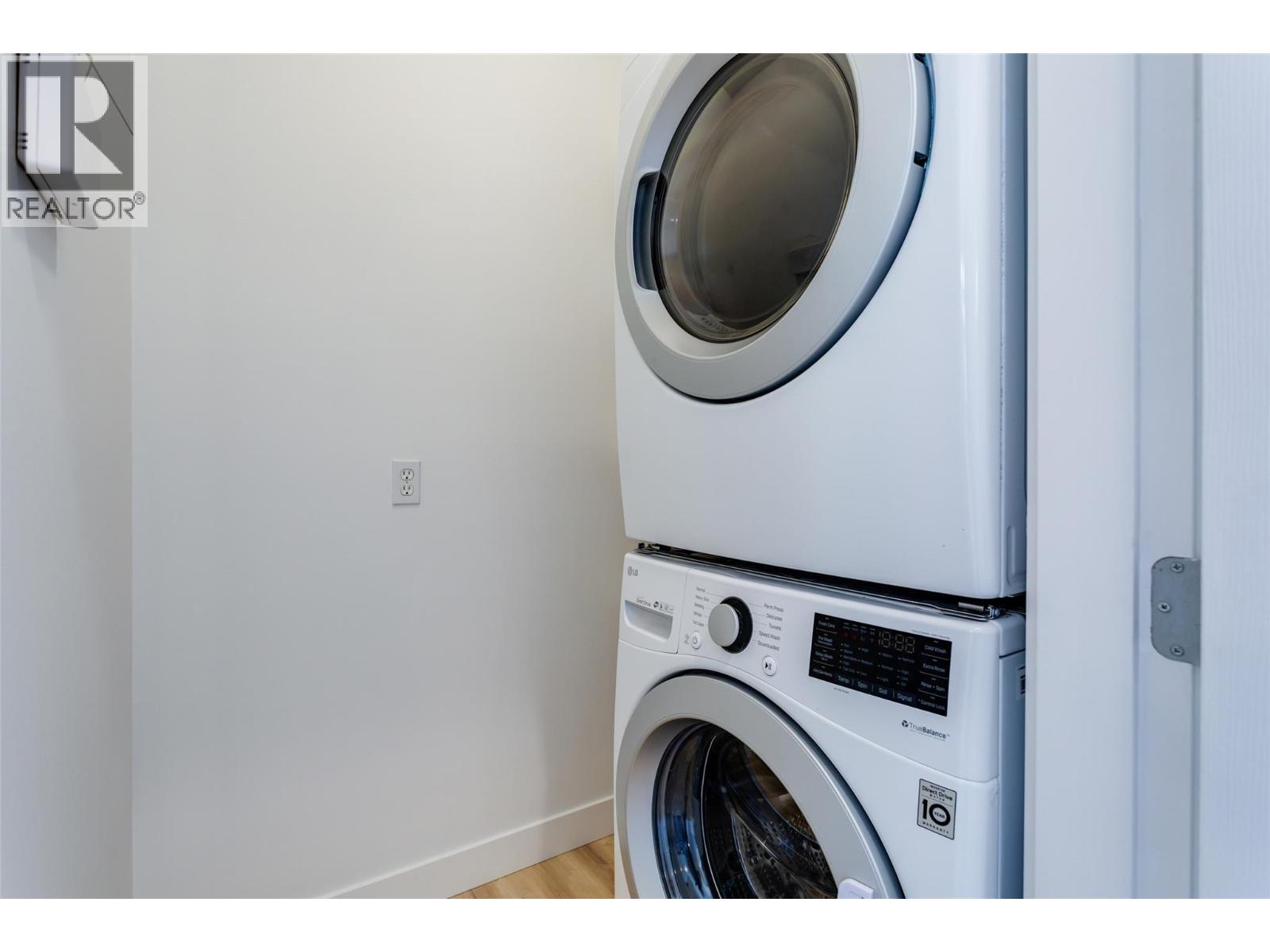 Picture for 388 MCCARREN  Avenue https://www.cirrealty.ca/reb/bc/6/10366916_30.jpg