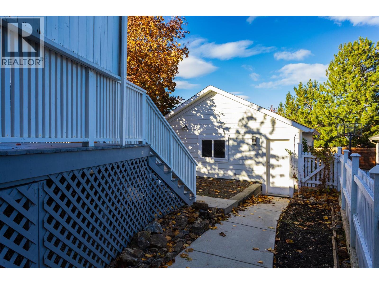 Picture for 388 MCCARREN  Avenue https://www.cirrealty.ca/reb/bc/6/10366916_49.jpg