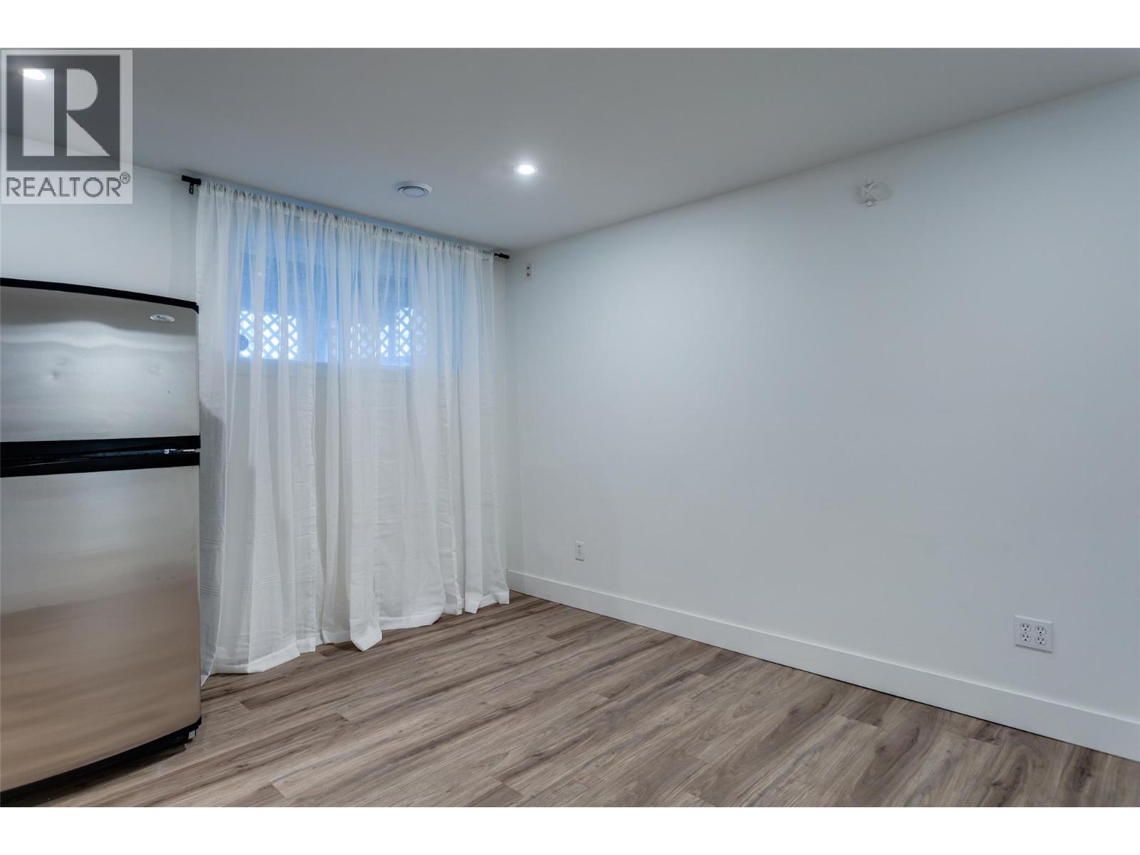 Picture for 388 MCCARREN  Avenue https://www.cirrealty.ca/reb/bc/6/10366916_56.jpg