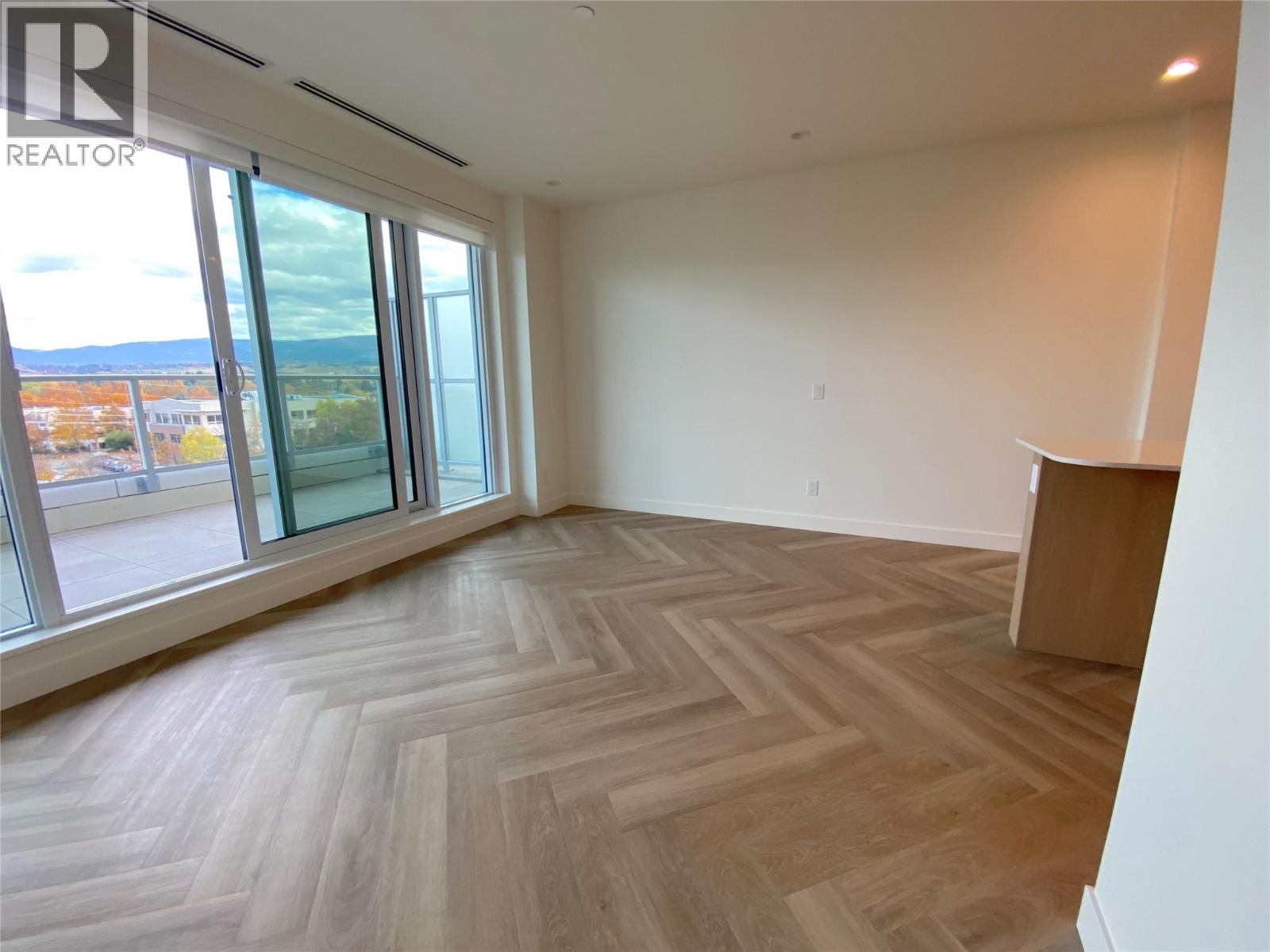 Picture for Unit #519, 3340 Lakeshore  Road