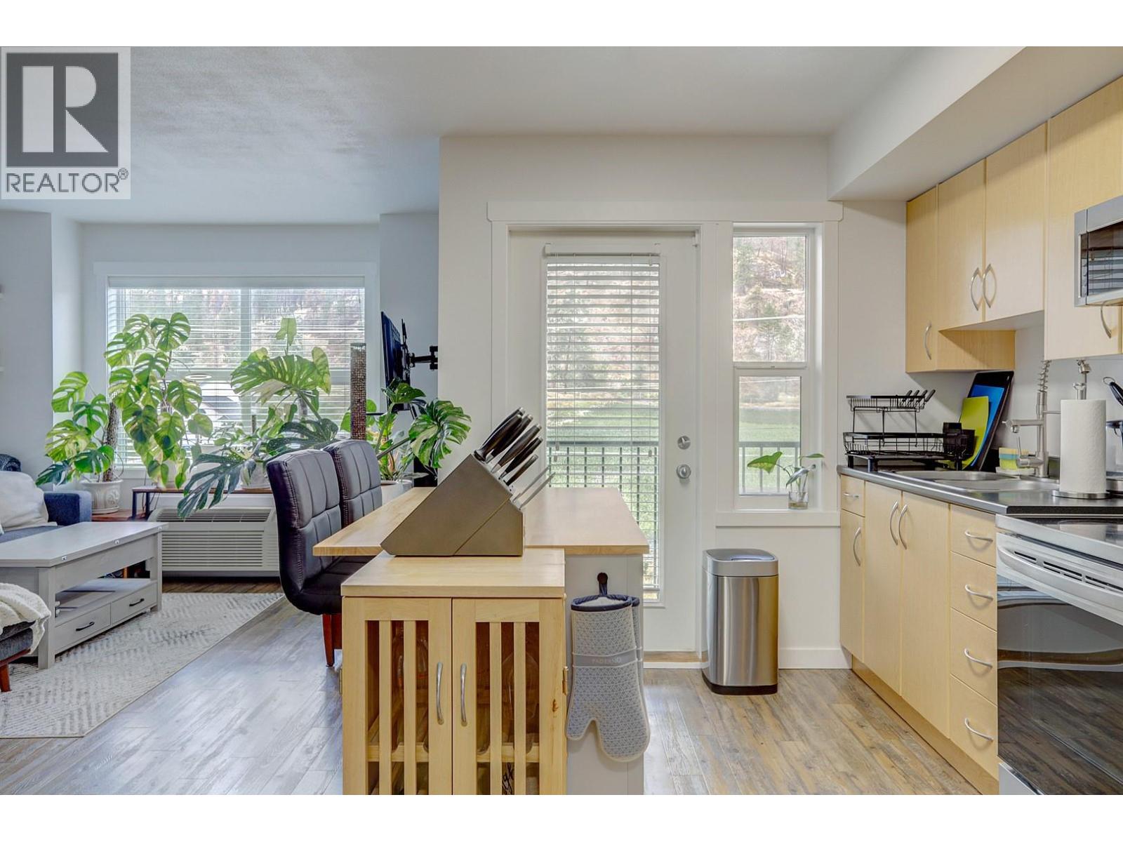 Picture for Unit #B-203, 1477 Glenmore  RoadN