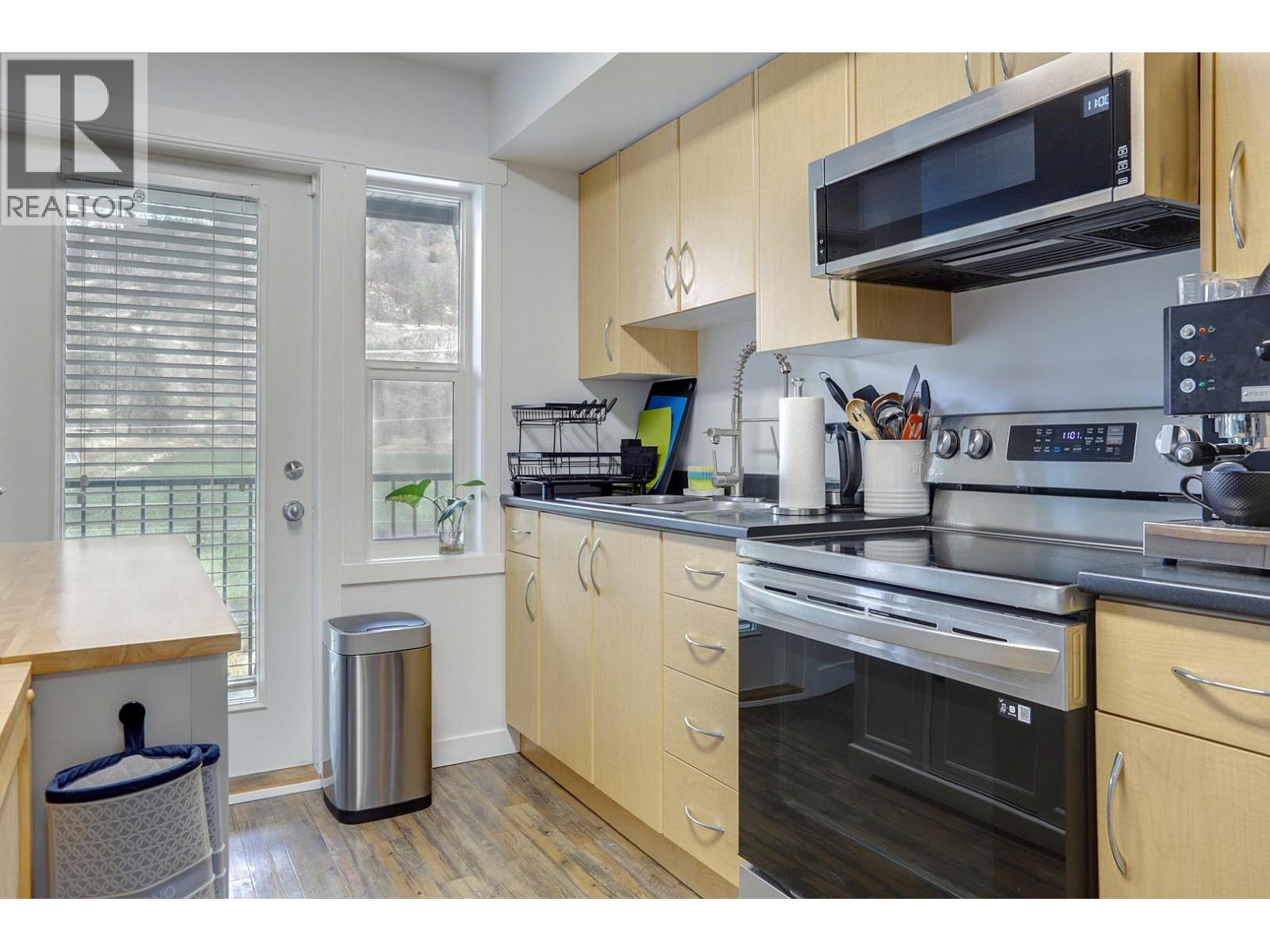 Picture for Unit #B-203, 1477 Glenmore  RoadN