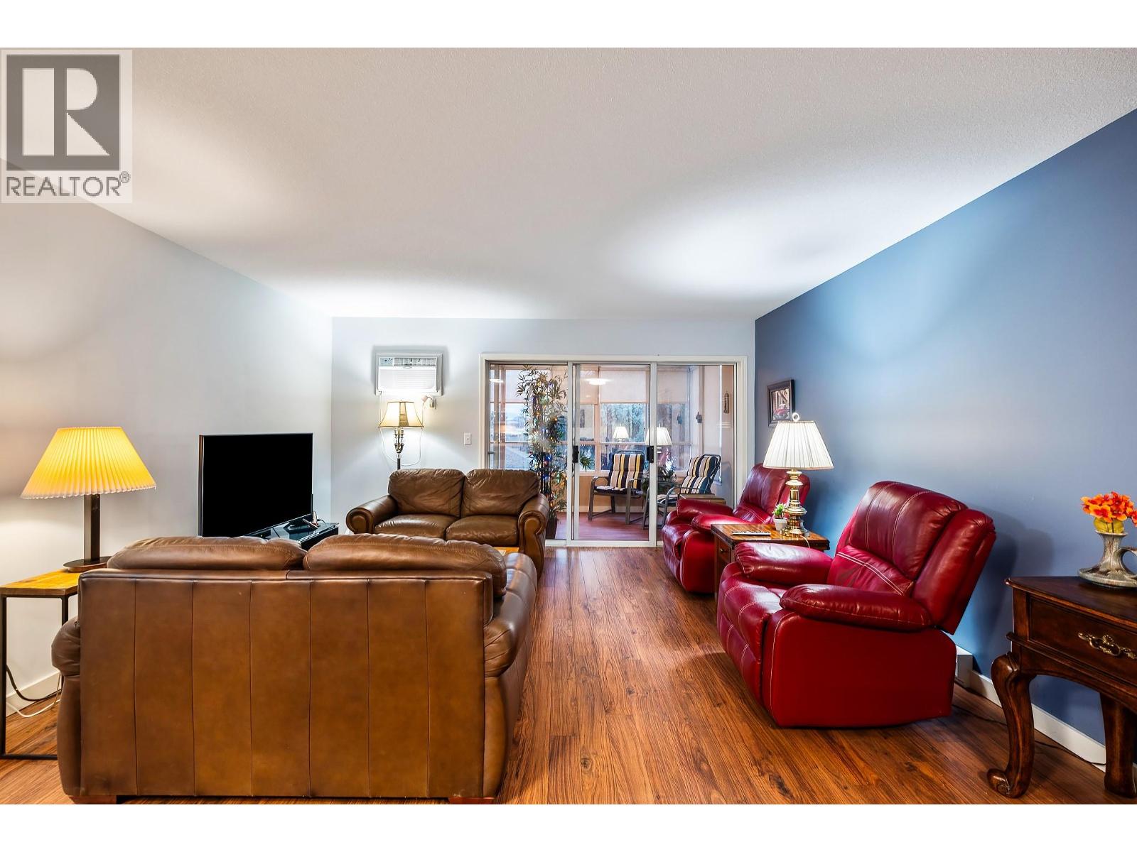Picture for Unit #206, 1055 Lawrence  Avenue