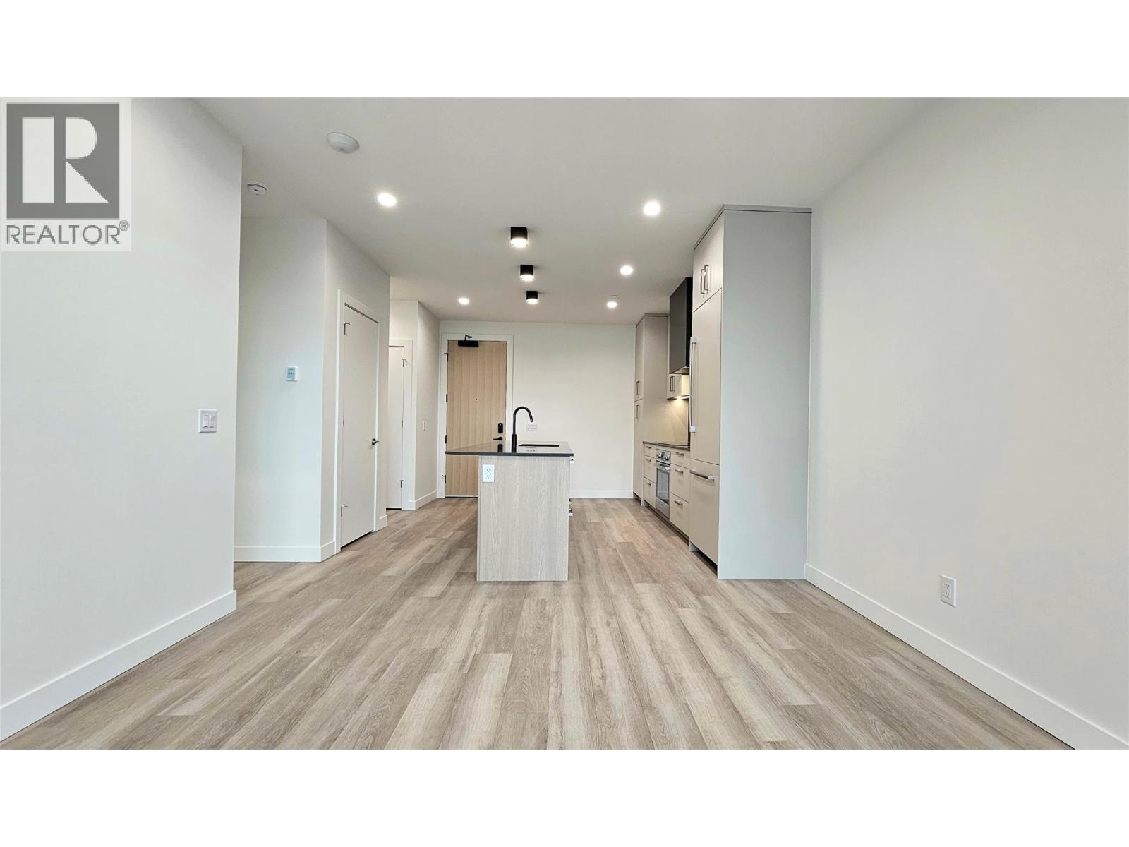 Picture for Unit #606, 3340 Lakeshore  Road