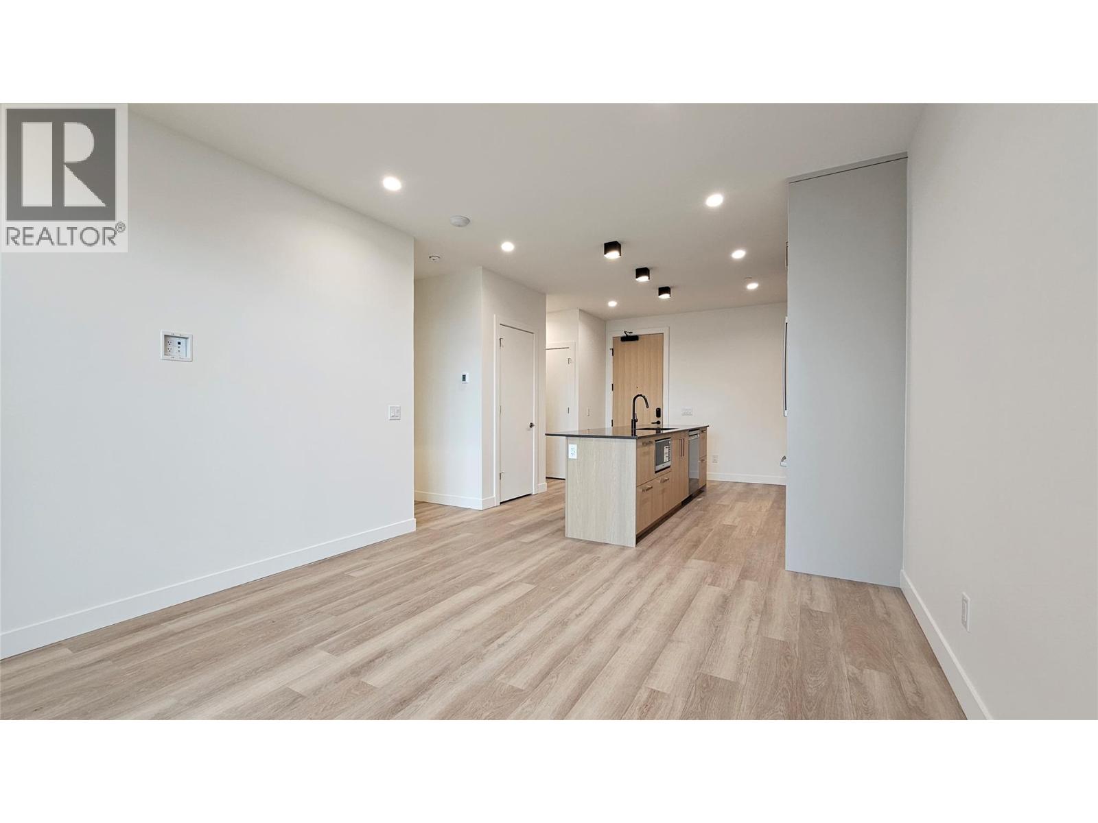 Picture for Unit #606, 3340 Lakeshore  Road