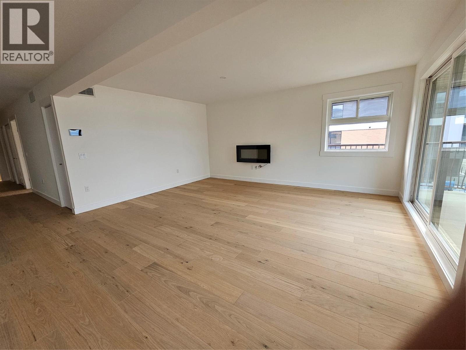 Picture for Unit #402, 578 Lakeshore  Drive