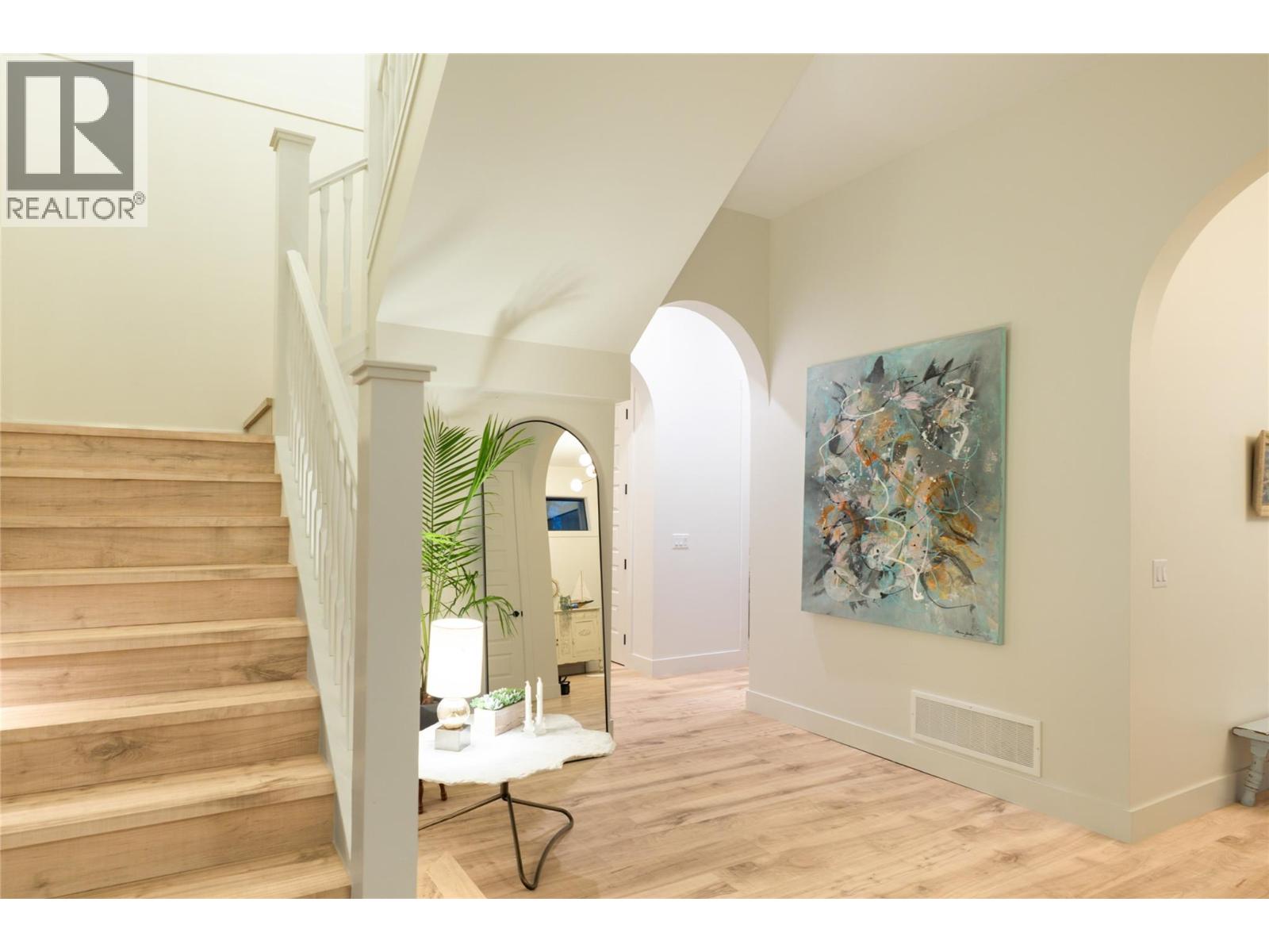 Picture for 2053 Long  Street