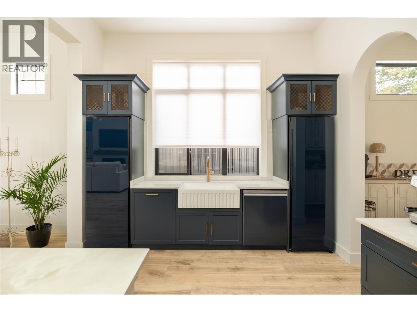 Picture for 2053 Long  Street