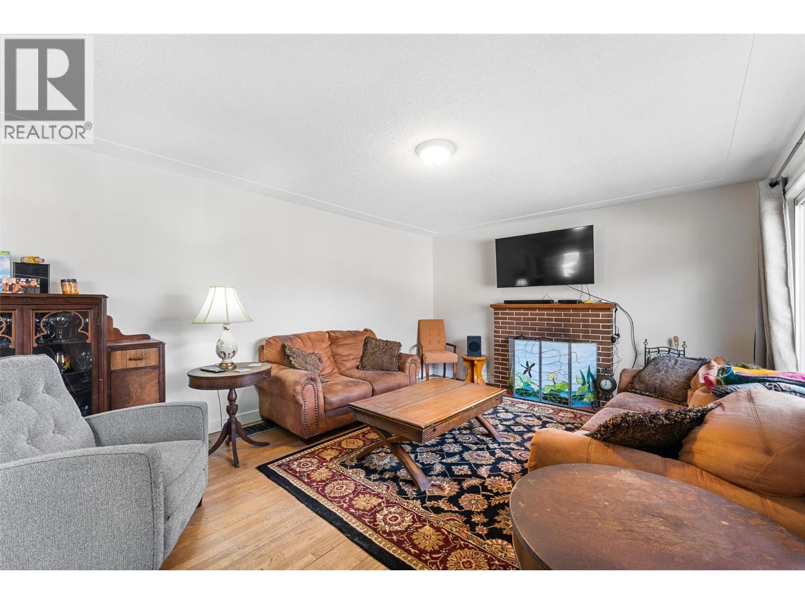 Picture for 545 Bay  Avenue