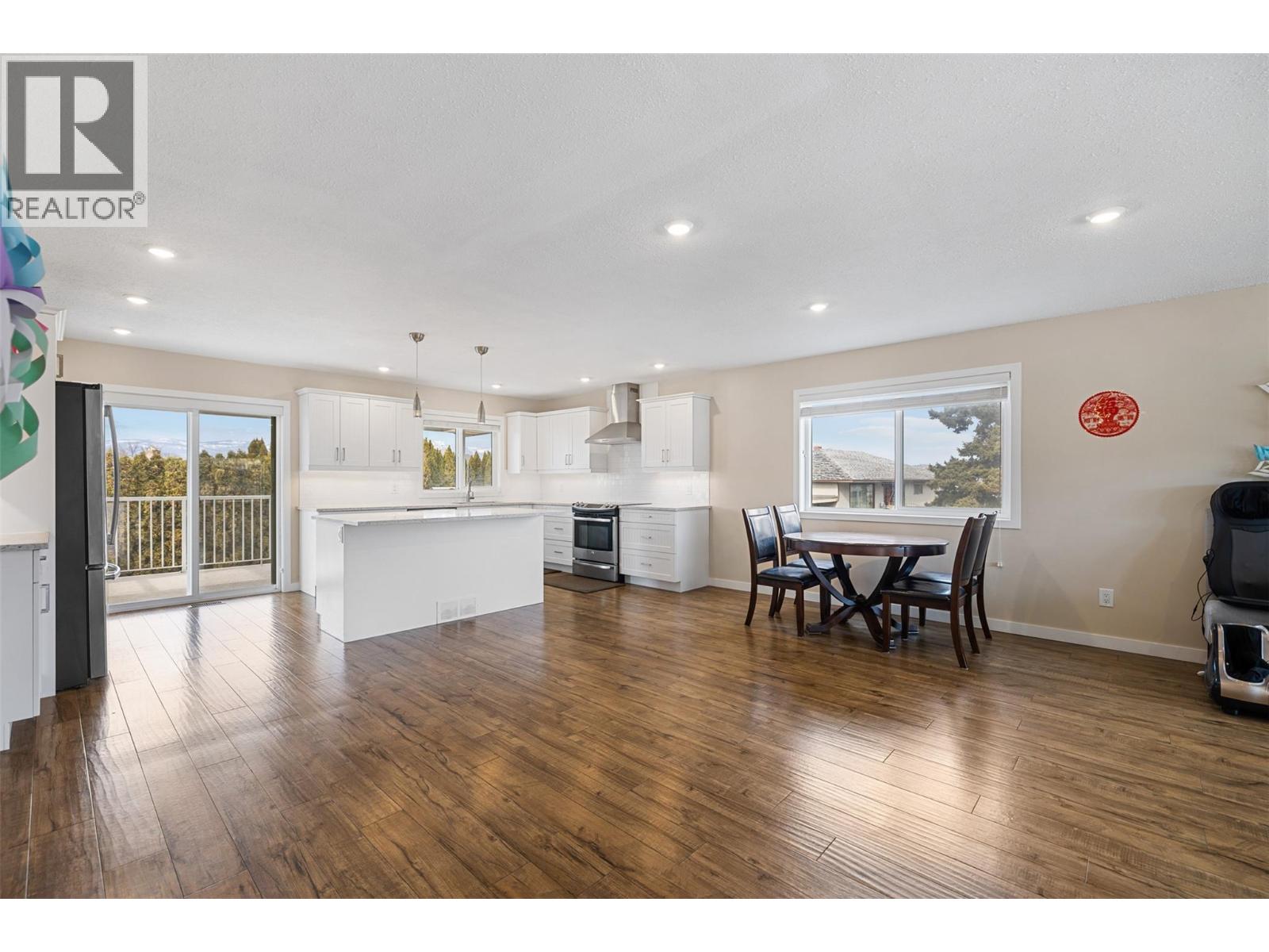 Picture for 828 Hollywood  RoadS