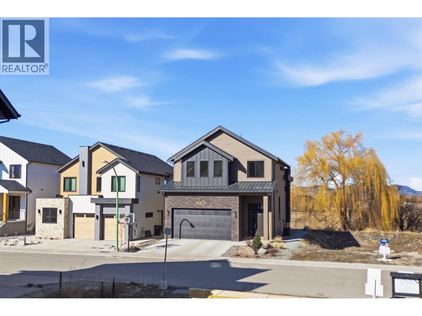 Picture for 940 Bull  Crescent