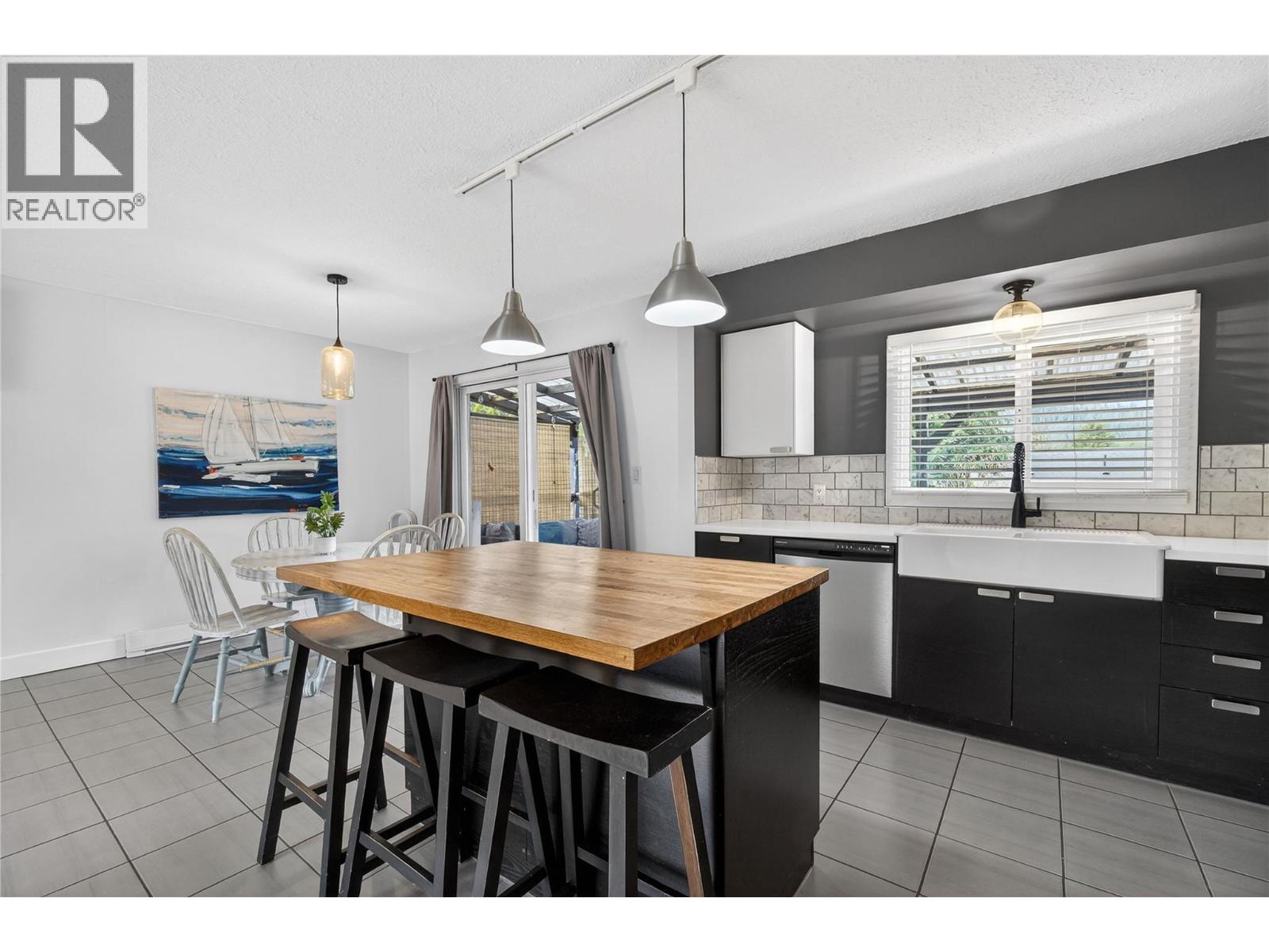 Picture for 610 Gillis  Avenue