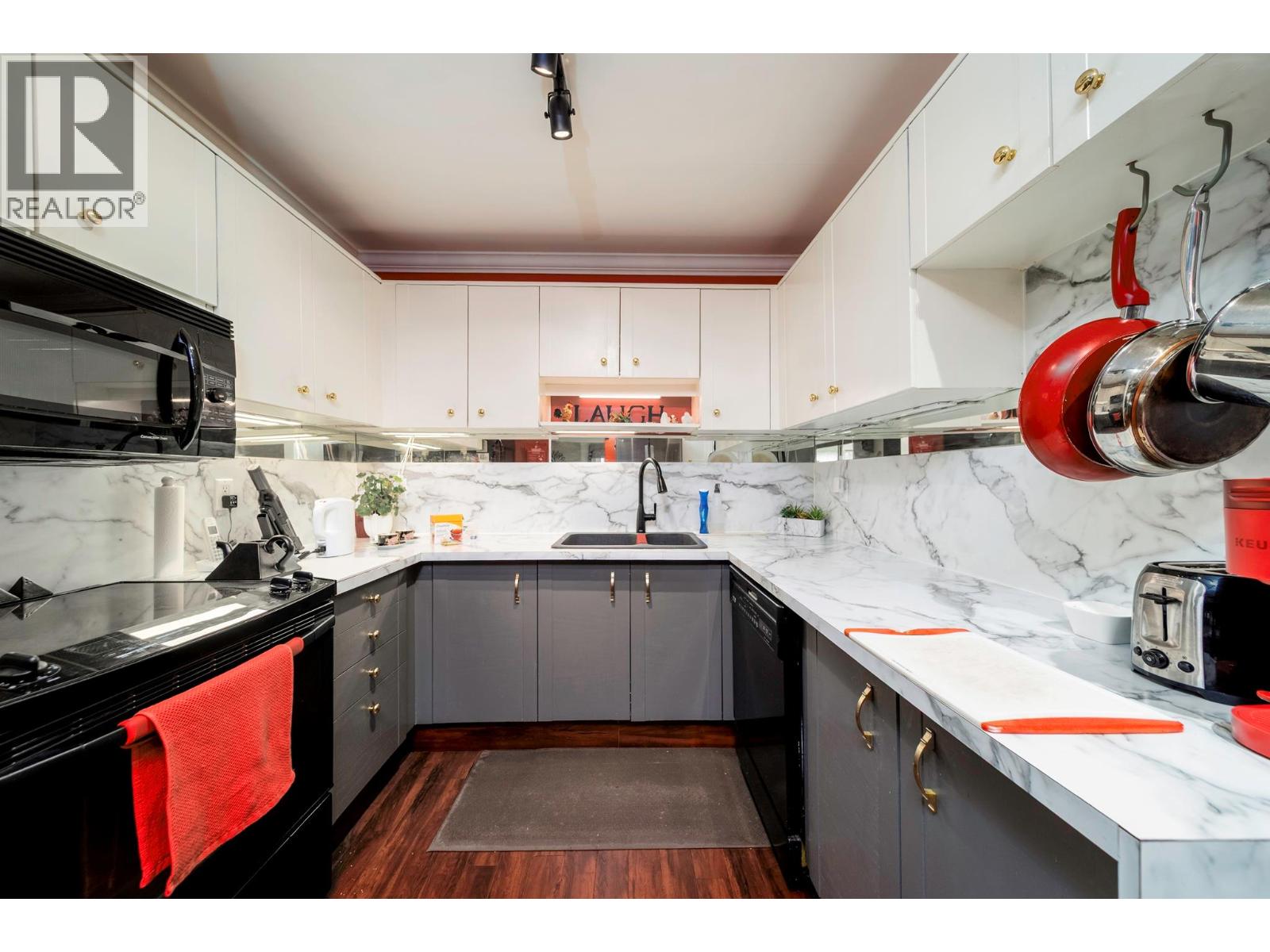 Picture for Unit #115, 1035 Bernard  Avenue