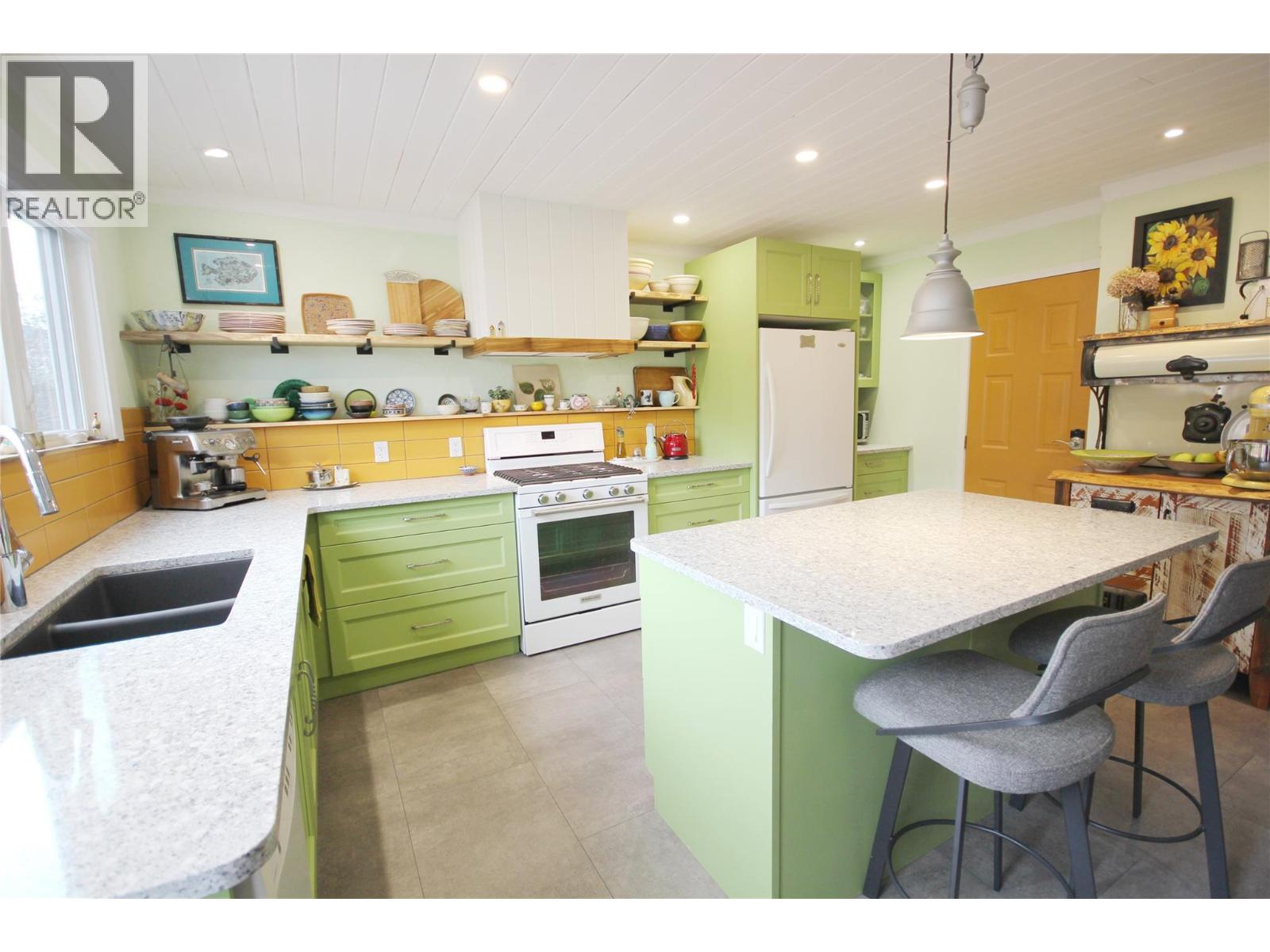 Picture for 478 CARIBOU  Street