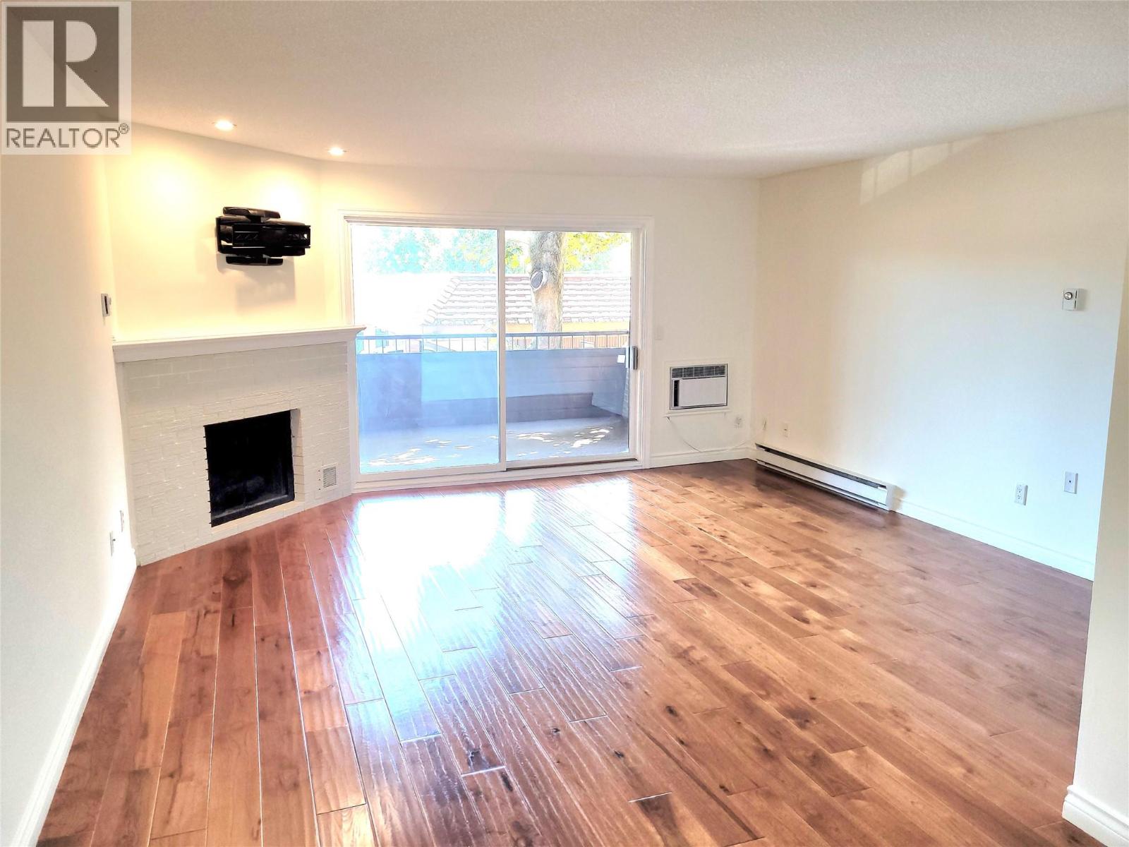 Picture for Unit #206, 983 Bernard  Avenue