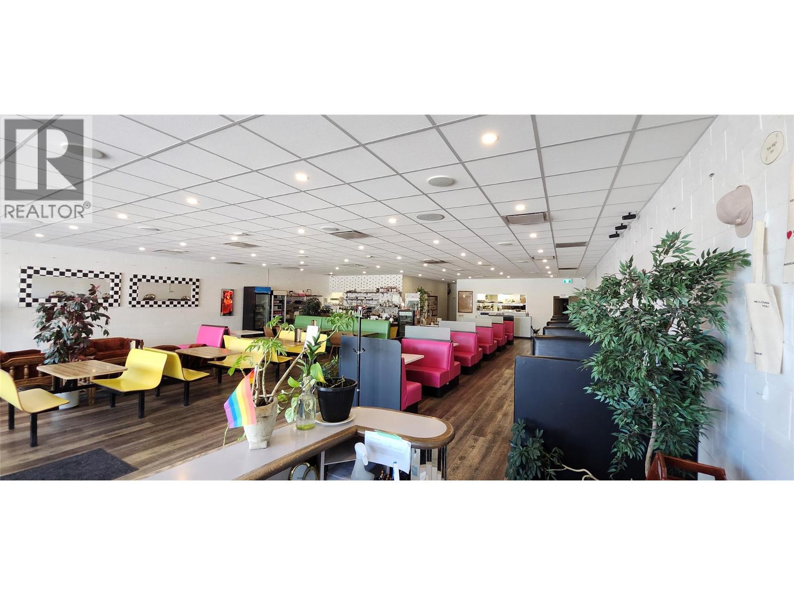 Picture for 571 & 573 Lawrence  Avenue