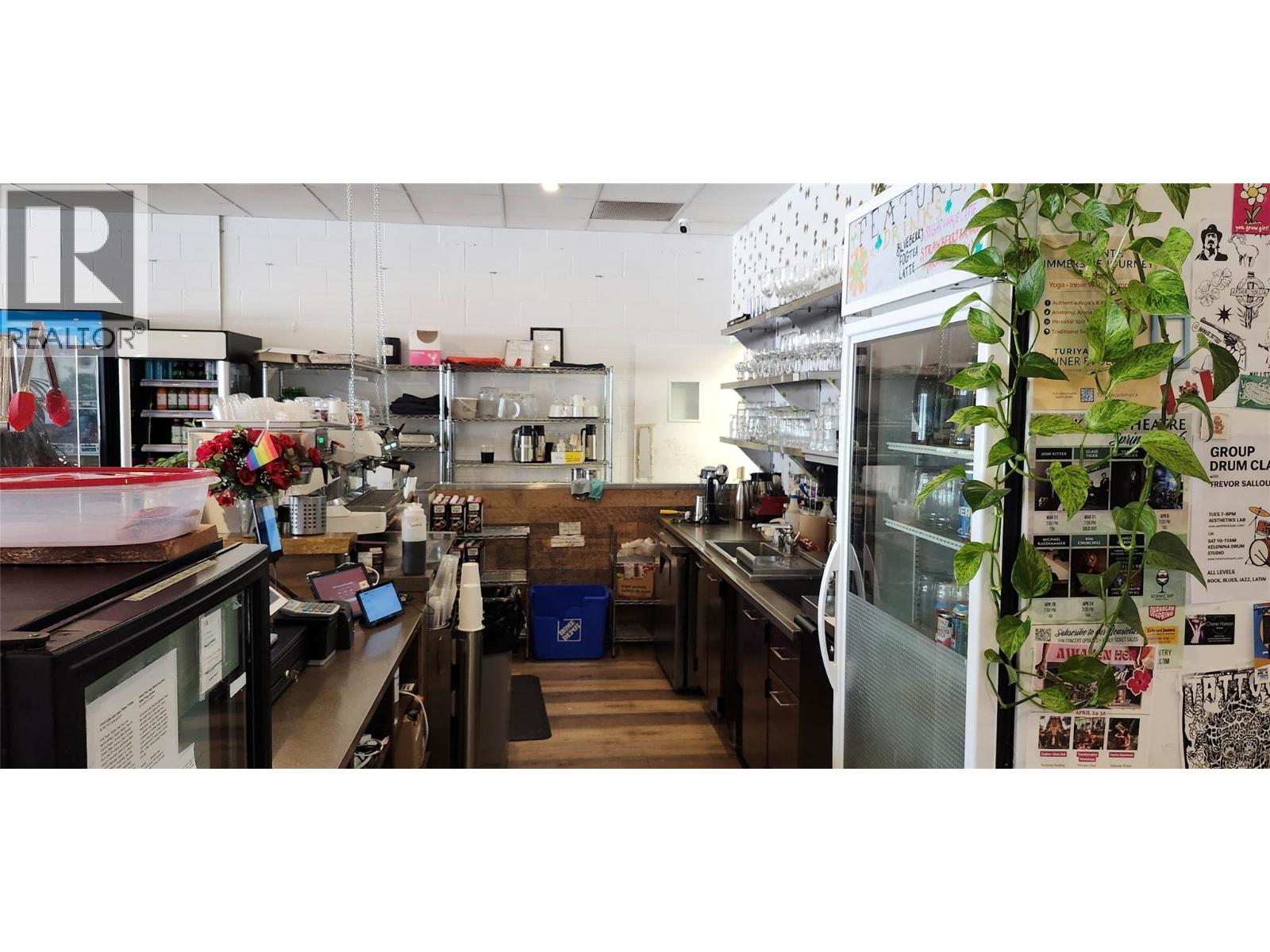 Picture for 571 & 573 Lawrence  Avenue