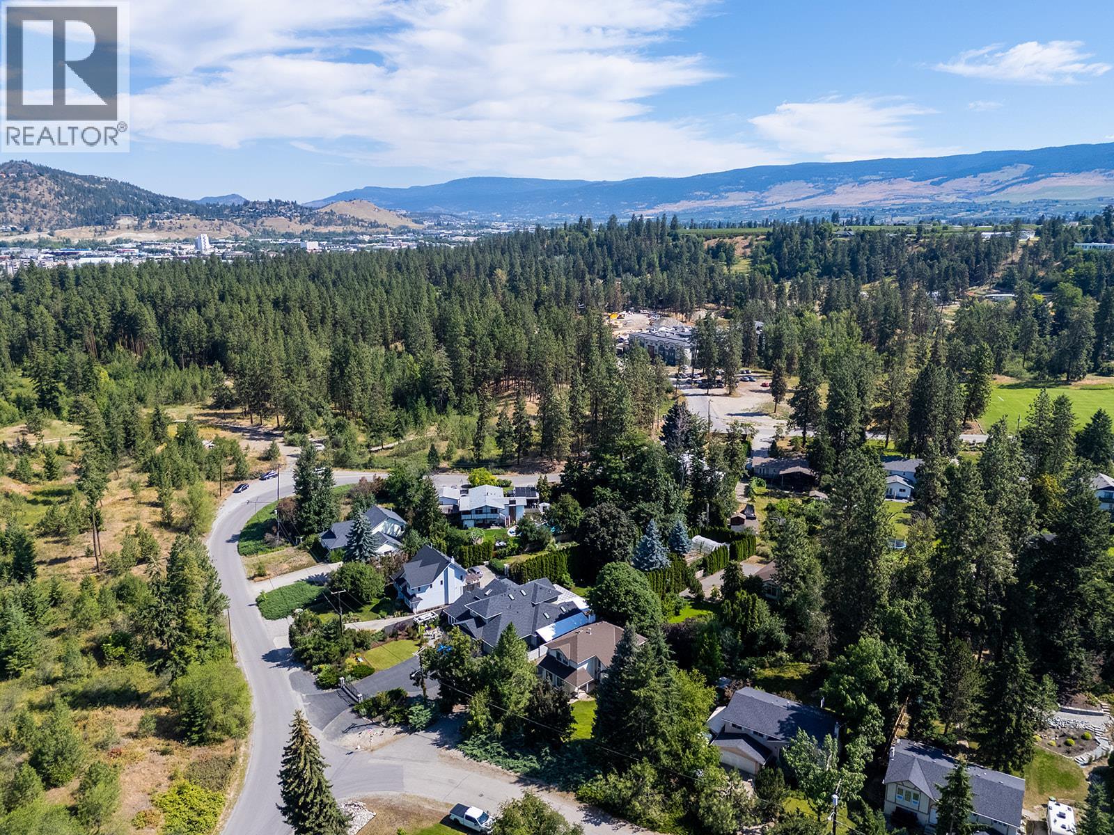 Picture for 2595 MAQUINNA  Road https://www.cirrealty.ca/reb/bc/7/10354657_61.jpg