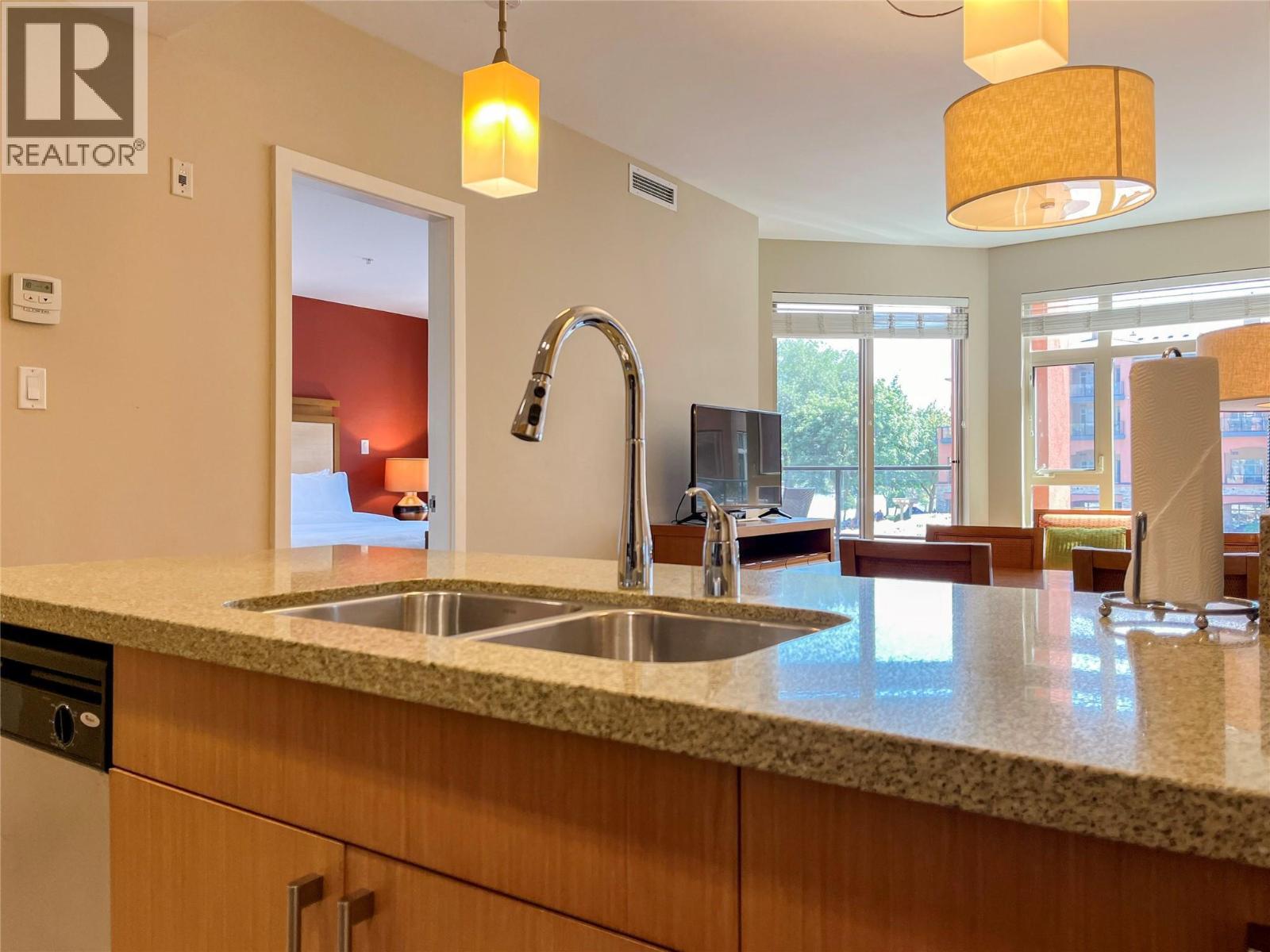 Picture for Unit #201, 15 Park  Place https://www.cirrealty.ca/reb/bc/7/10357217_14.jpg