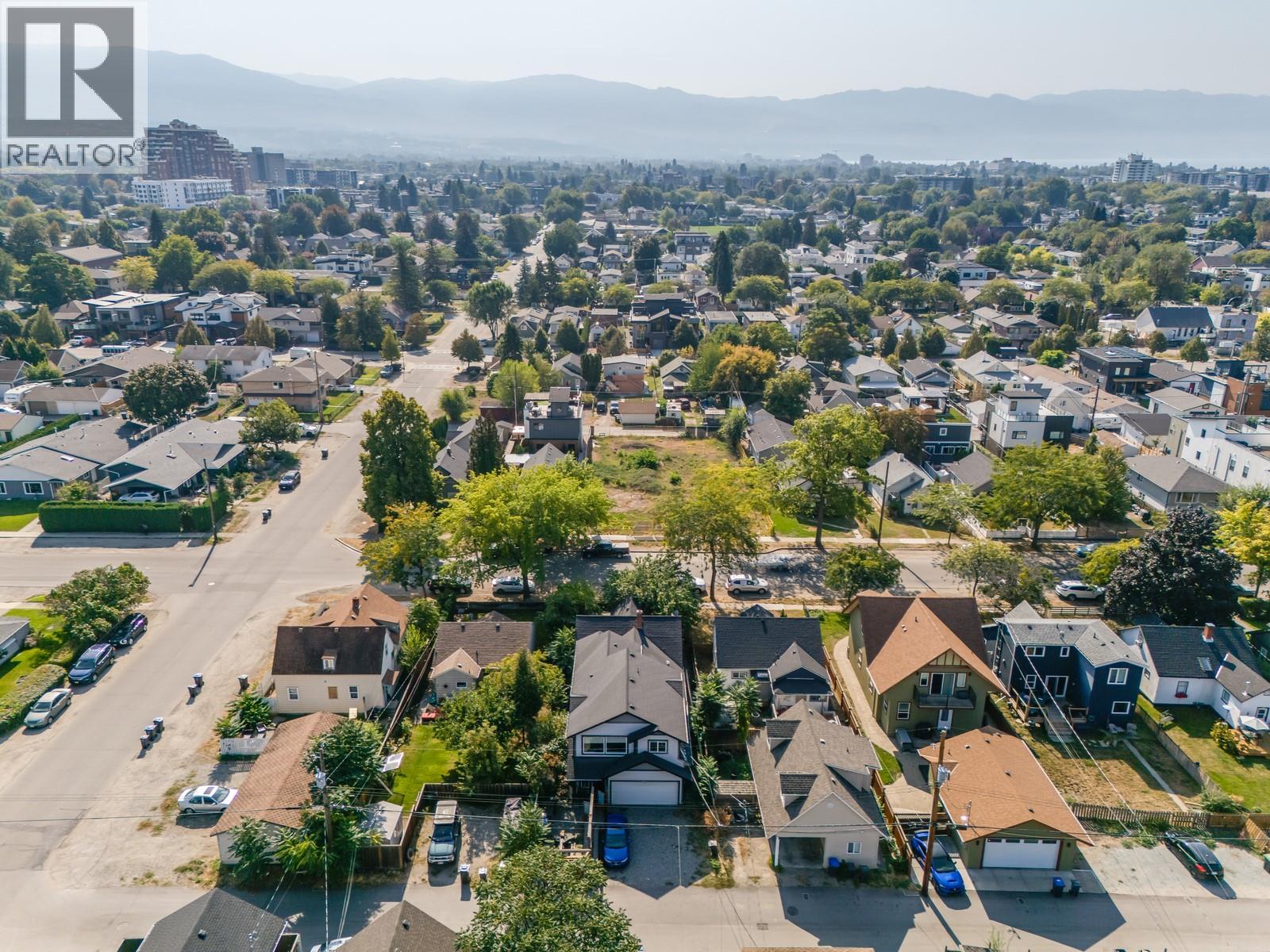 Picture for 980 Coronation  Avenue https://www.cirrealty.ca/reb/bc/7/10362157_31.jpg