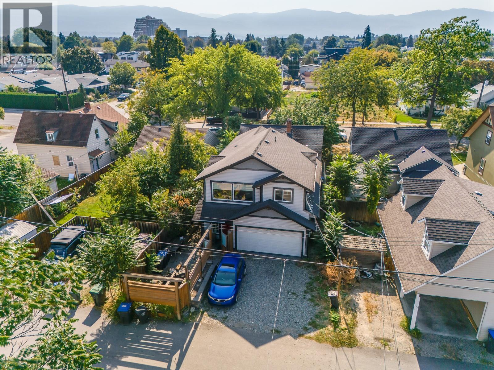 Picture for 980 Coronation  Avenue https://www.cirrealty.ca/reb/bc/7/10362157_32.jpg