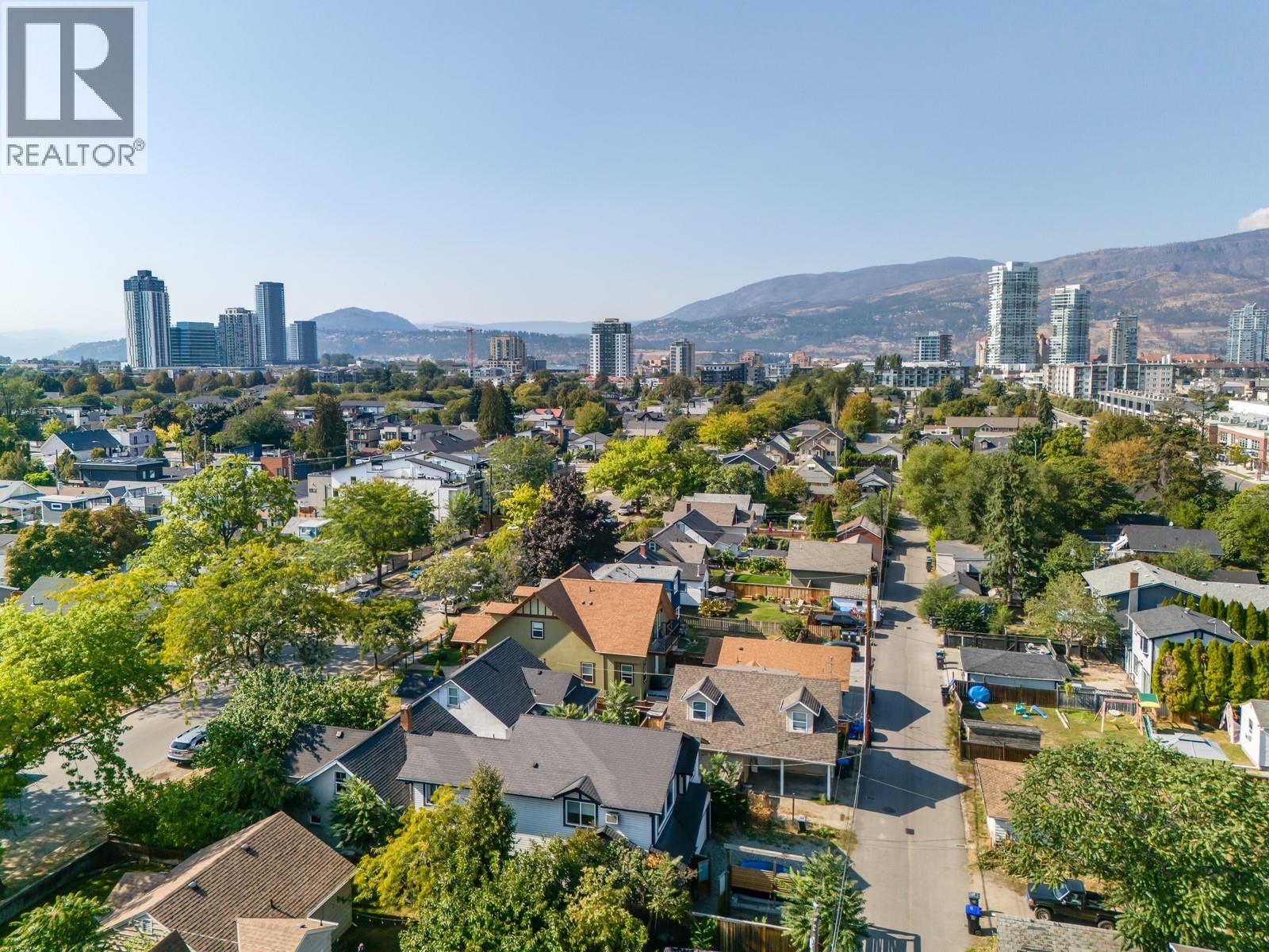 Picture for 980 Coronation  Avenue https://www.cirrealty.ca/reb/bc/7/10362157_35.jpg