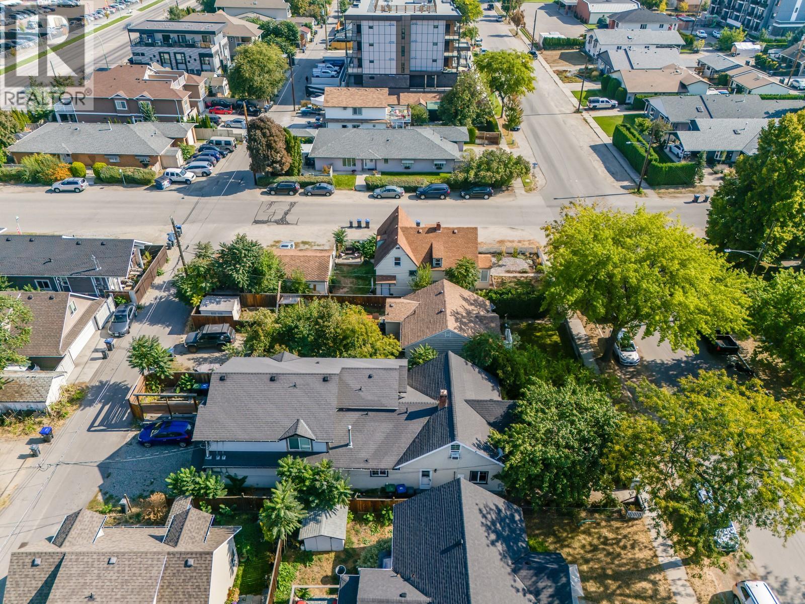 Picture for 980 Coronation  Avenue https://www.cirrealty.ca/reb/bc/7/10362157_38.jpg