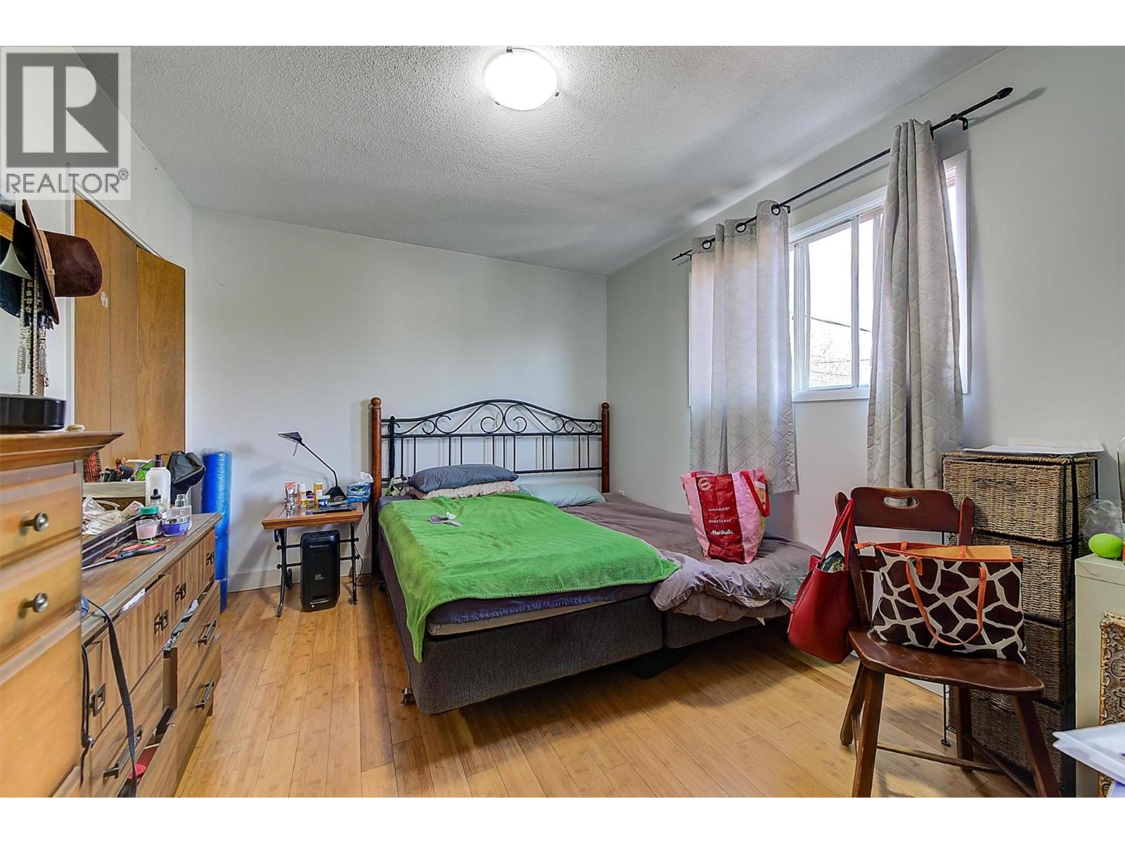 Picture for 738 Morrison  Avenue https://www.cirrealty.ca/reb/bc/7/10362337_15.jpg