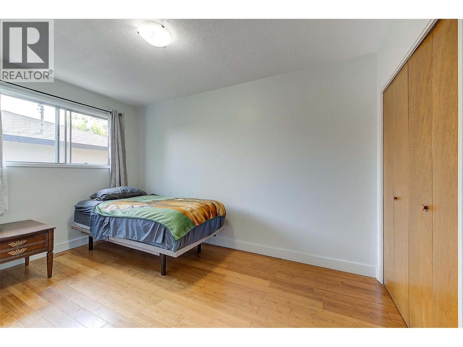 Picture for 738 Morrison  Avenue https://www.cirrealty.ca/reb/bc/7/10362337_17.jpg