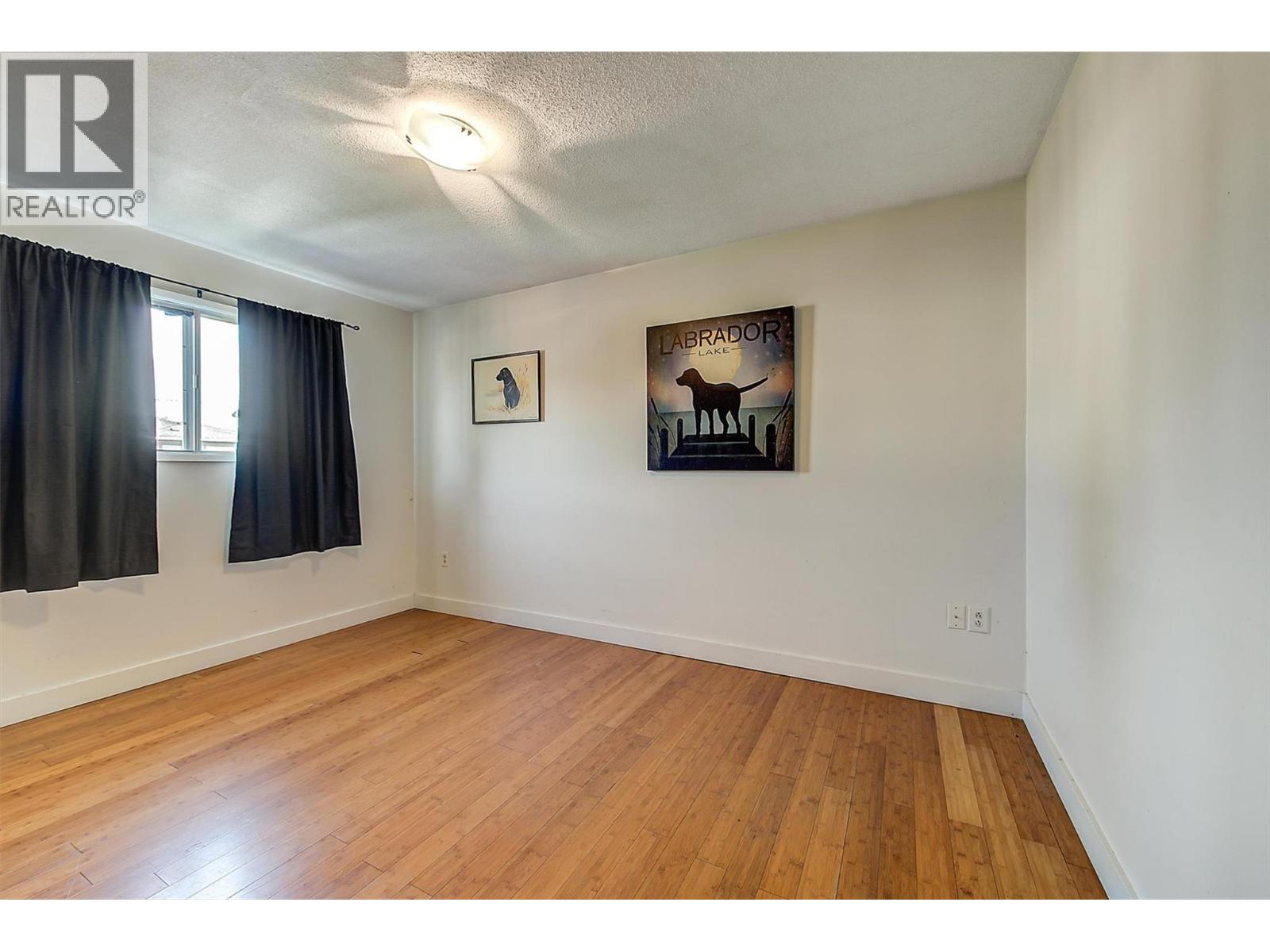 Picture for 738 Morrison  Avenue https://www.cirrealty.ca/reb/bc/7/10362337_18.jpg