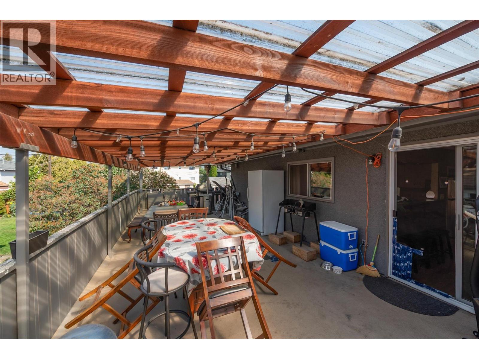 Picture for 738 Morrison  Avenue https://www.cirrealty.ca/reb/bc/7/10362337_20.jpg