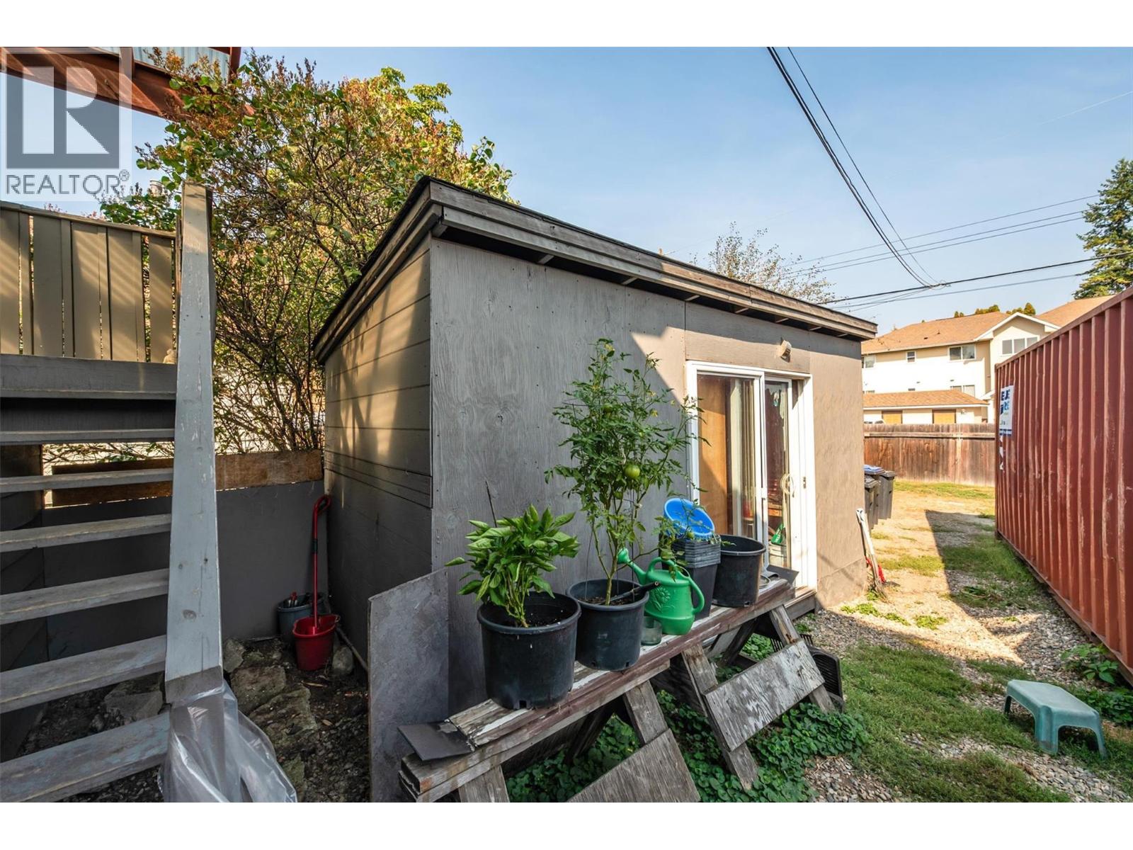 Picture for 738 Morrison  Avenue https://www.cirrealty.ca/reb/bc/7/10362337_22.jpg