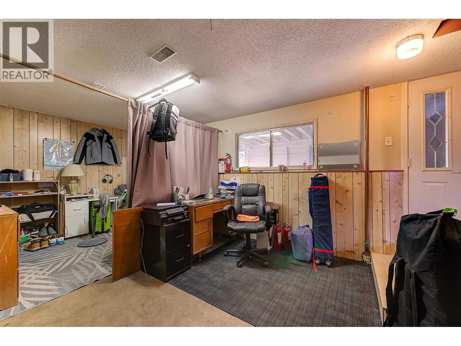 Picture for 738 Morrison  Avenue https://www.cirrealty.ca/reb/bc/7/10362337_25.jpg