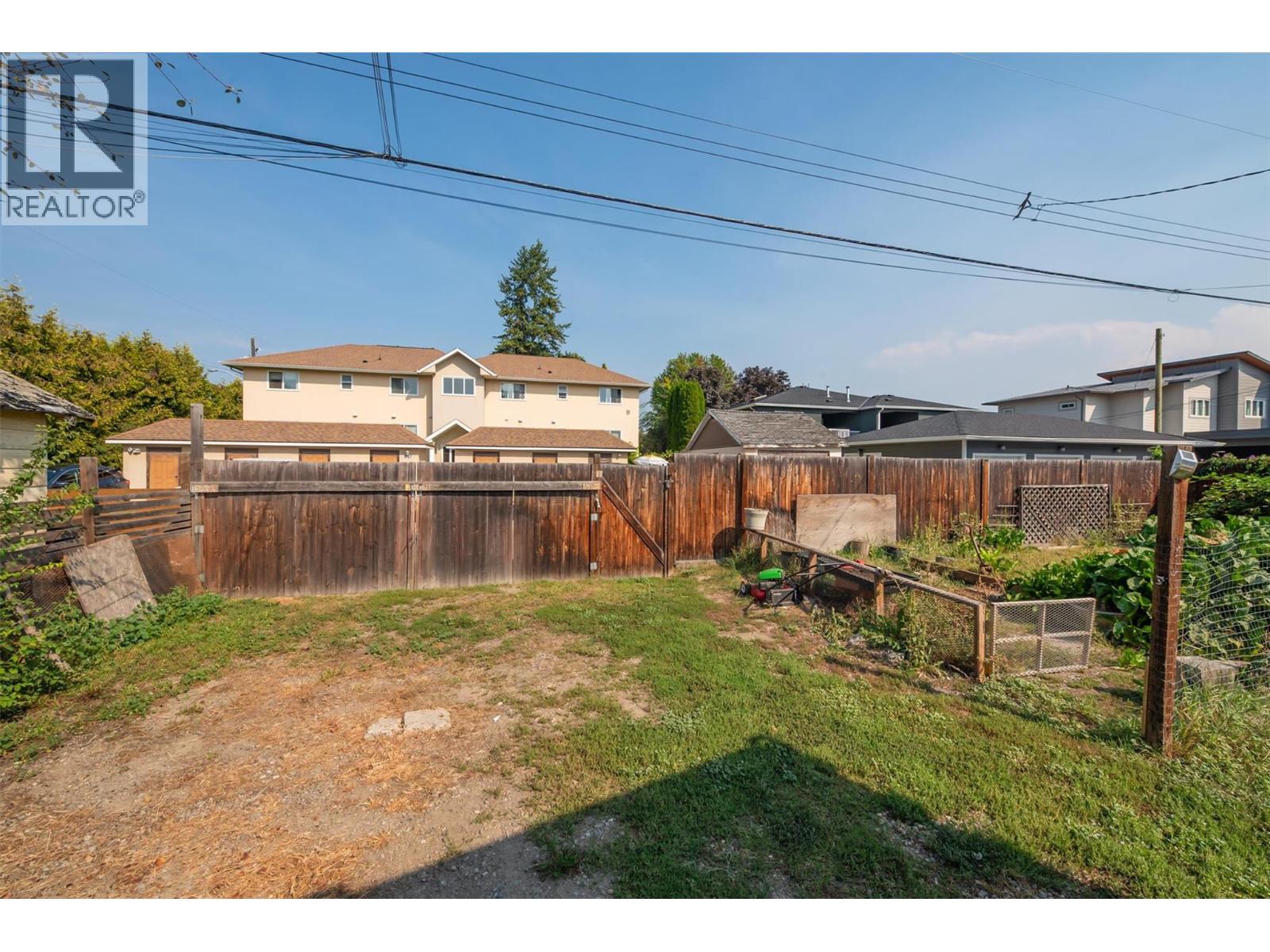 Picture for 738 Morrison  Avenue https://www.cirrealty.ca/reb/bc/7/10362337_32.jpg