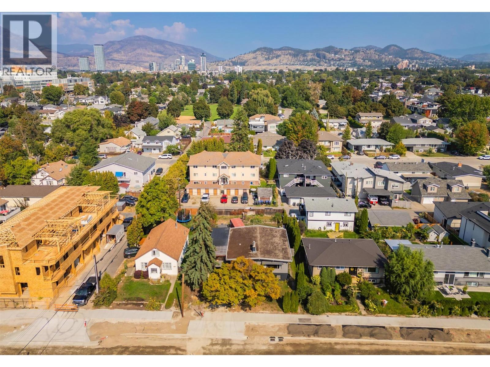 Picture for 738 Morrison  Avenue https://www.cirrealty.ca/reb/bc/7/10362337_36.jpg