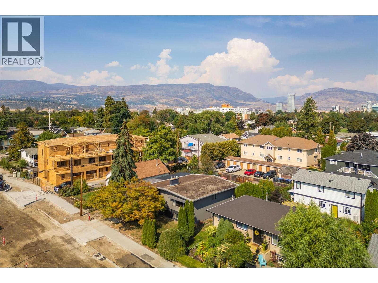 Picture for 738 Morrison  Avenue https://www.cirrealty.ca/reb/bc/7/10362337_37.jpg