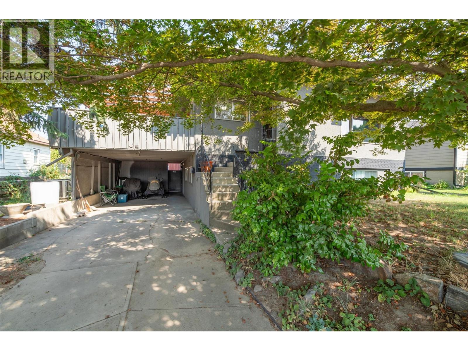 Picture for 738 Morrison  Avenue https://www.cirrealty.ca/reb/bc/7/10362337_7.jpg