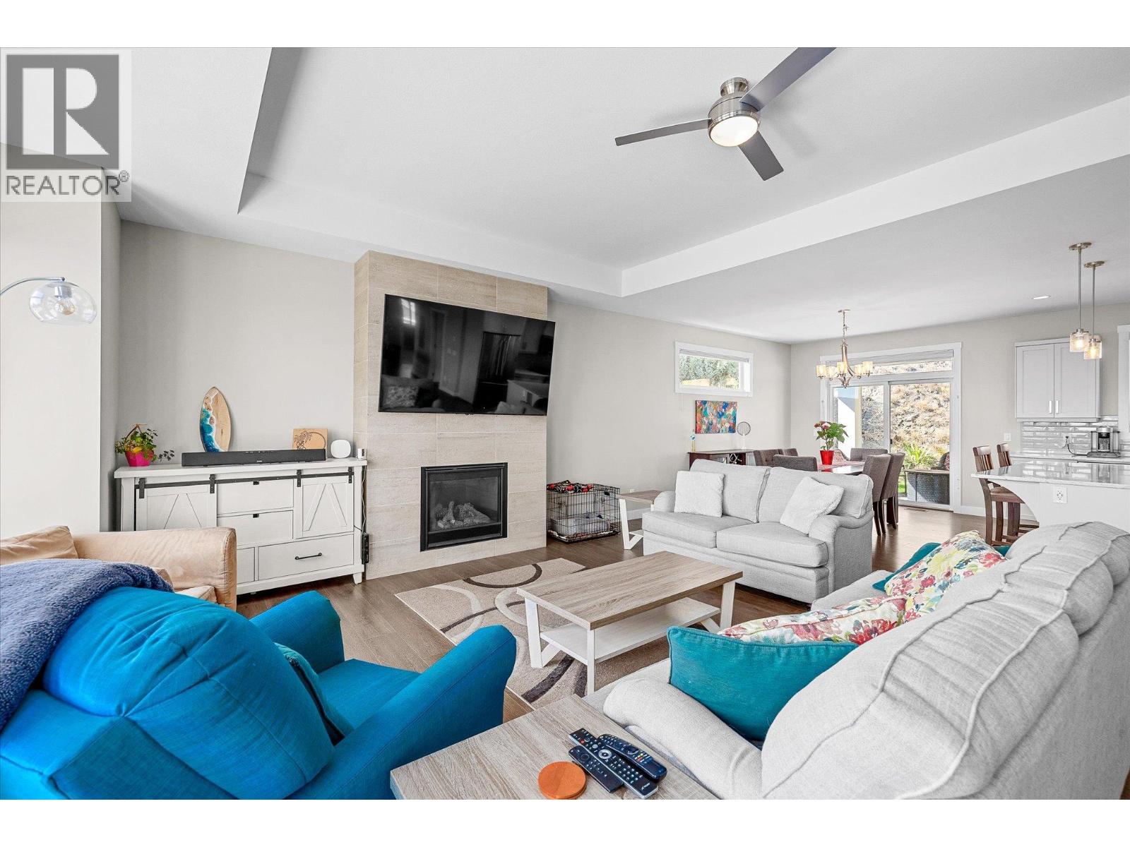 Picture for 218 Upper Canyon  DriveN https://www.cirrealty.ca/reb/bc/7/10362967_10.jpg